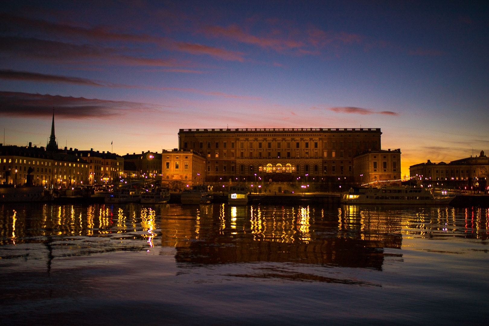 Sigma 35/1.4 EX HSM sample photo. Stockholm royal castle photography