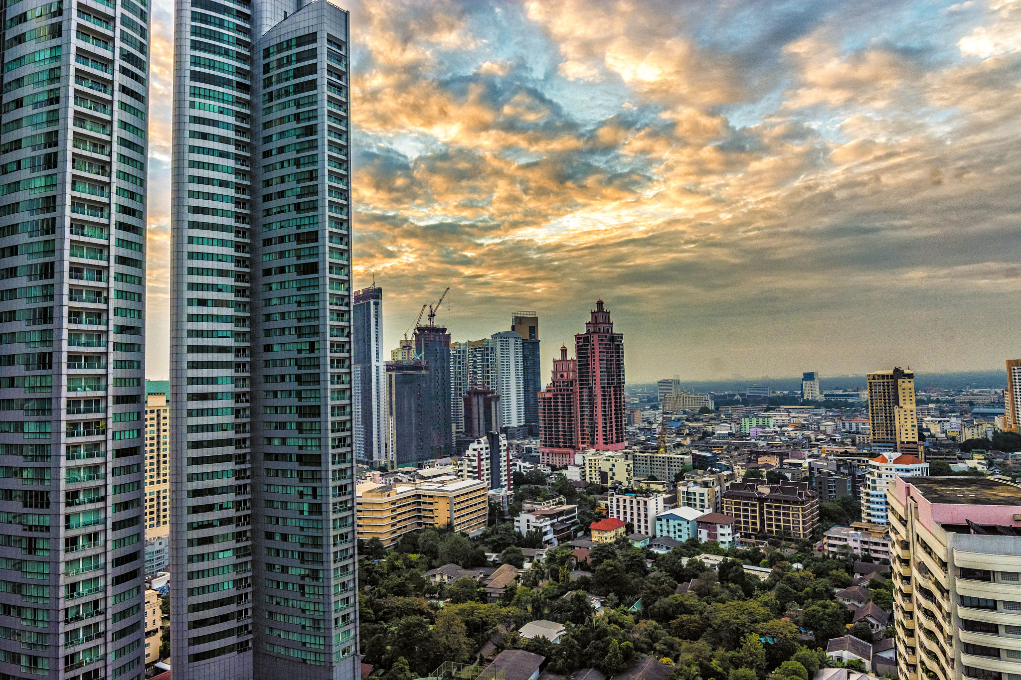 Nikon D5200 + Samyang 14mm F2.8 ED AS IF UMC sample photo. Bangkok cityscape photography