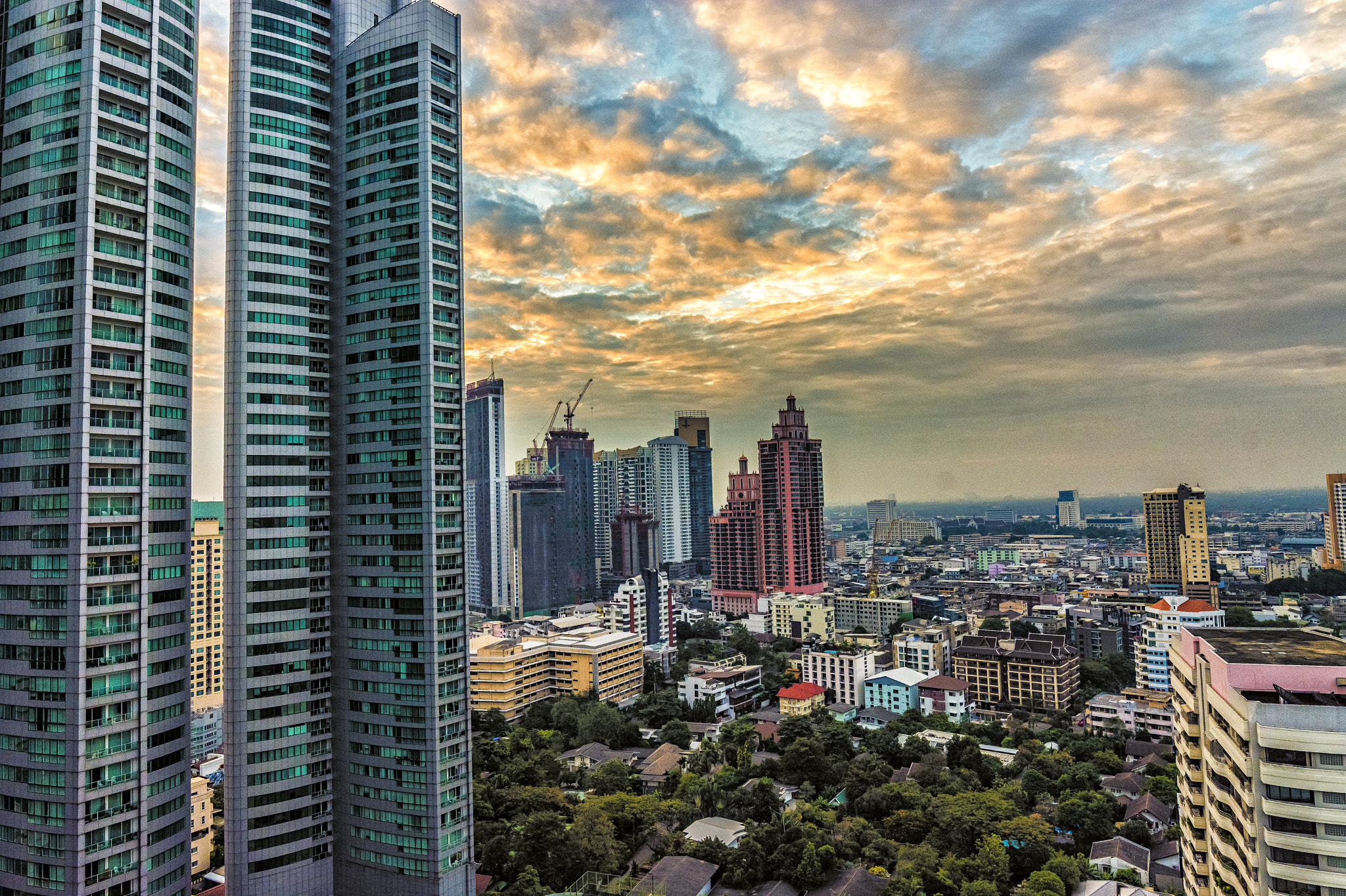 Samyang 14mm F2.8 ED AS IF UMC sample photo. Bangkok cityscape photography