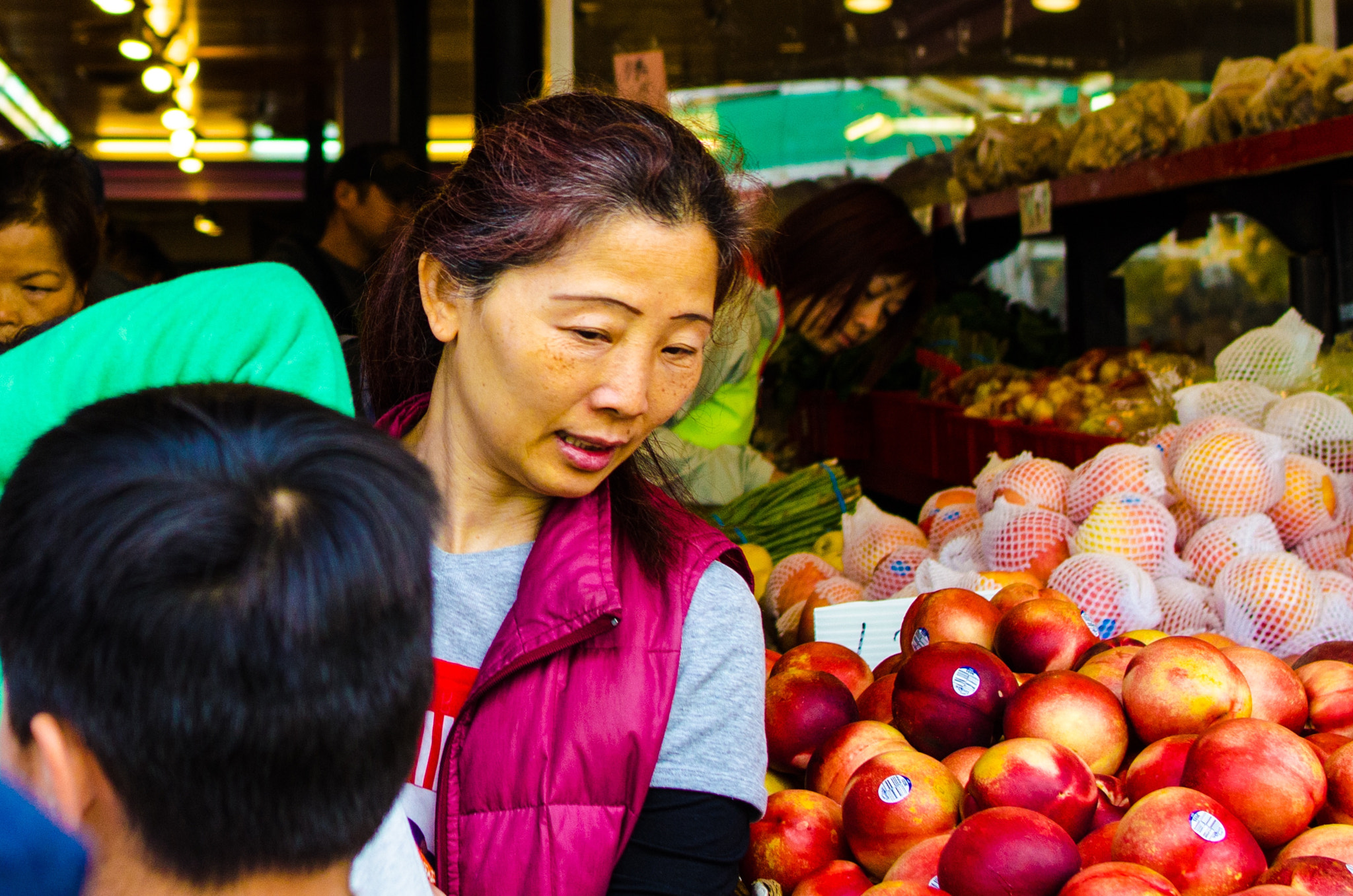 Nikon D5100 + Nikon AF-S Nikkor 28mm F1.8G sample photo. Chinatown, fan francisco photography