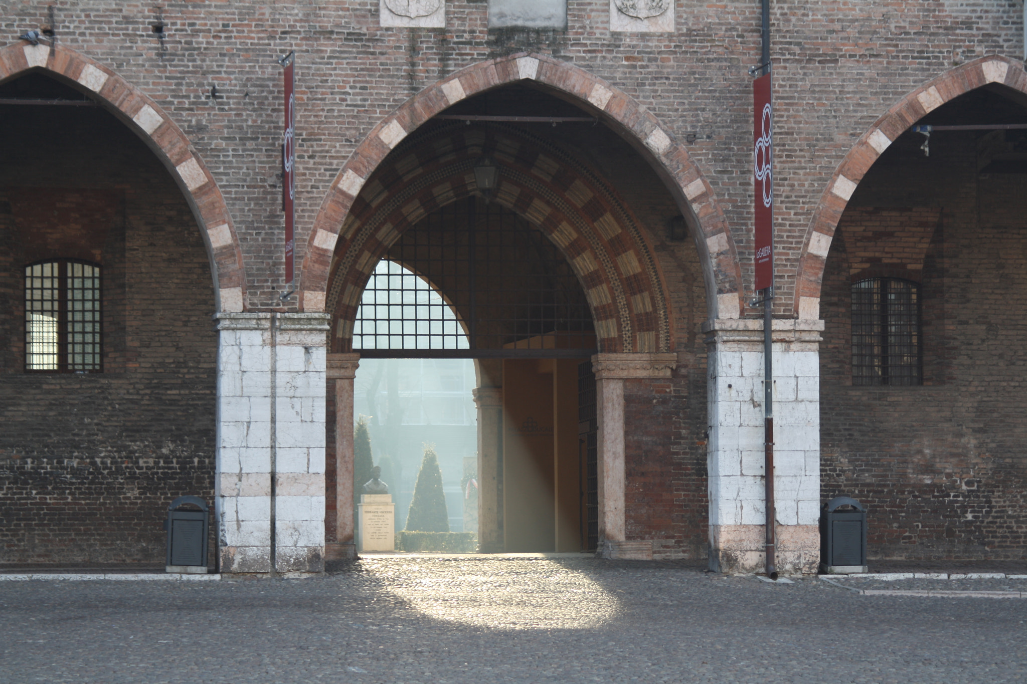 Canon EF 28-90mm f/4-5.6 sample photo. Mantua sordello square photography