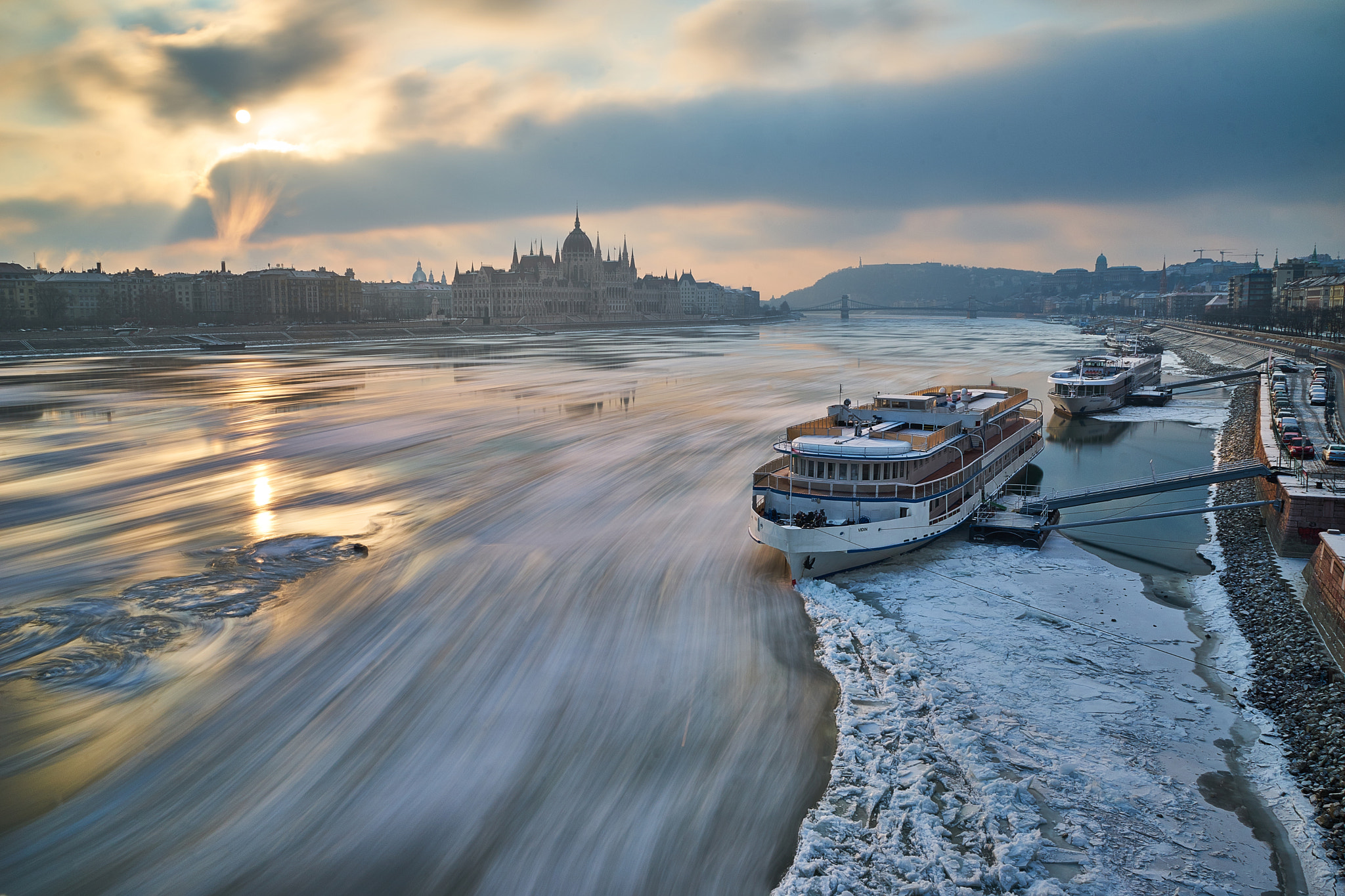 Sony a7 sample photo. Ice drifts in budapest photography