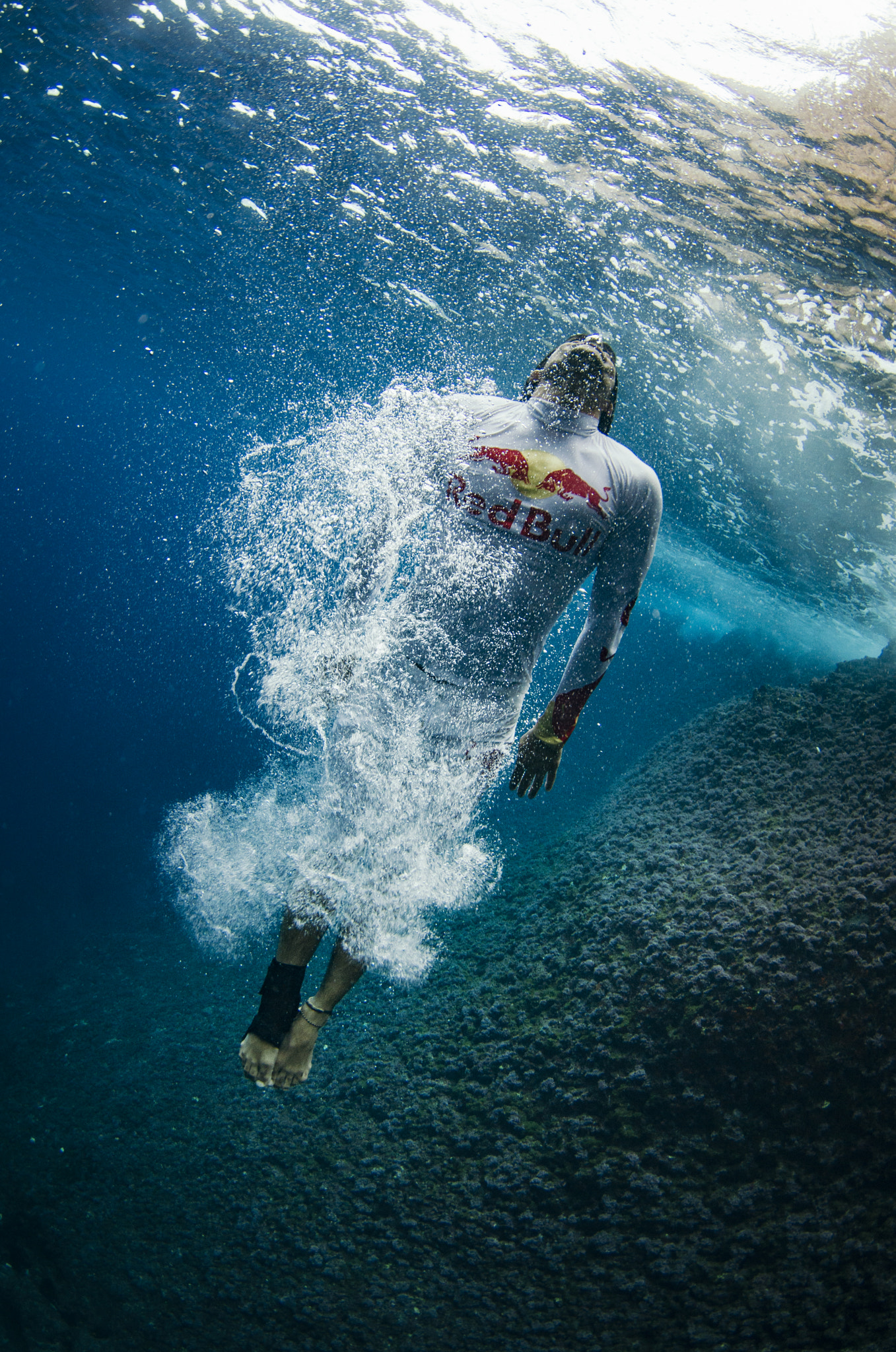 Tokina AT-X 10-17mm F3.5-4.5 DX Fisheye sample photo. Cliff diving photography