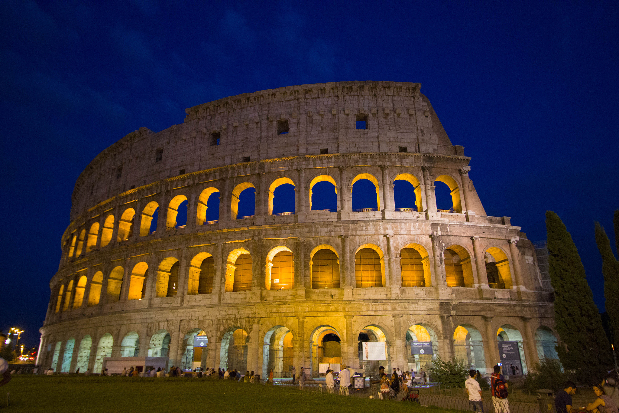 Canon EF-S 10-22mm F3.5-4.5 USM sample photo. Colosseum roma photography