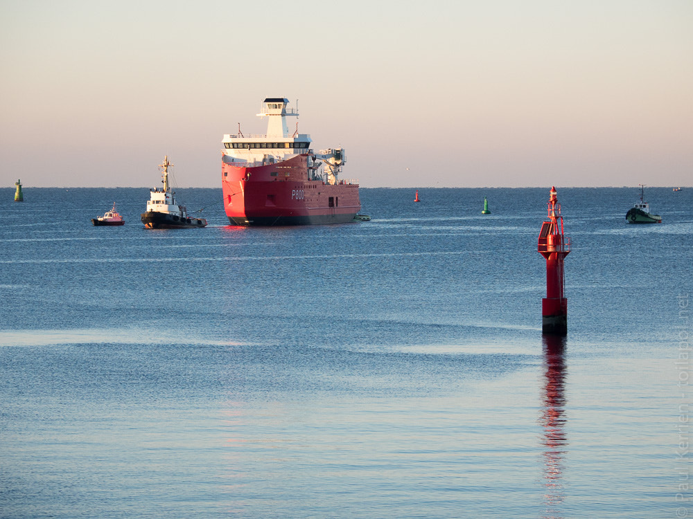 Olympus OM-D E-M1 sample photo. Arrivée du futur l'astrolabe à concarneau photography