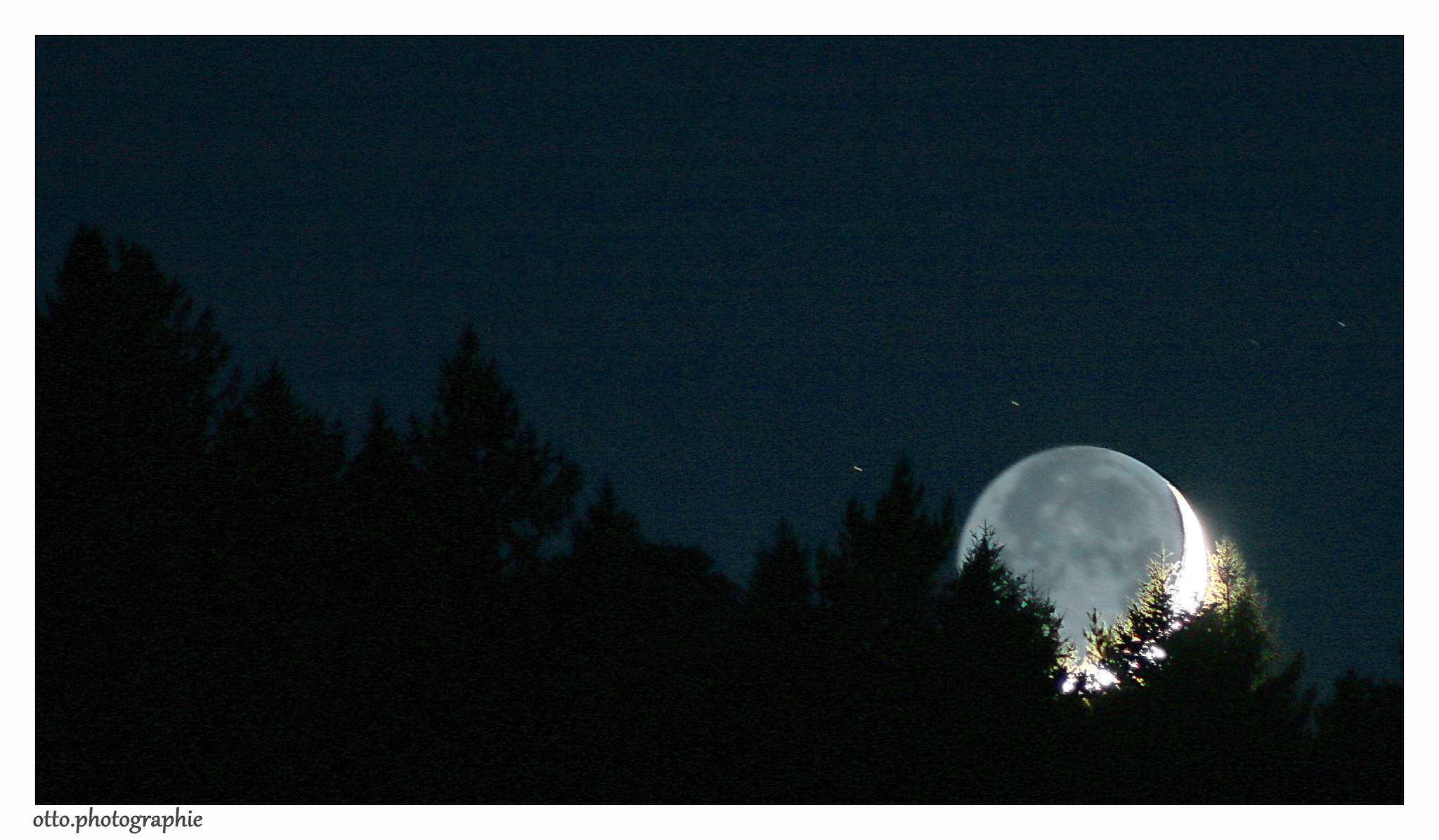 Canon EOS 750D (EOS Rebel T6i / EOS Kiss X8i) + EF75-300mm f/4-5.6 sample photo. Mondphasen photography