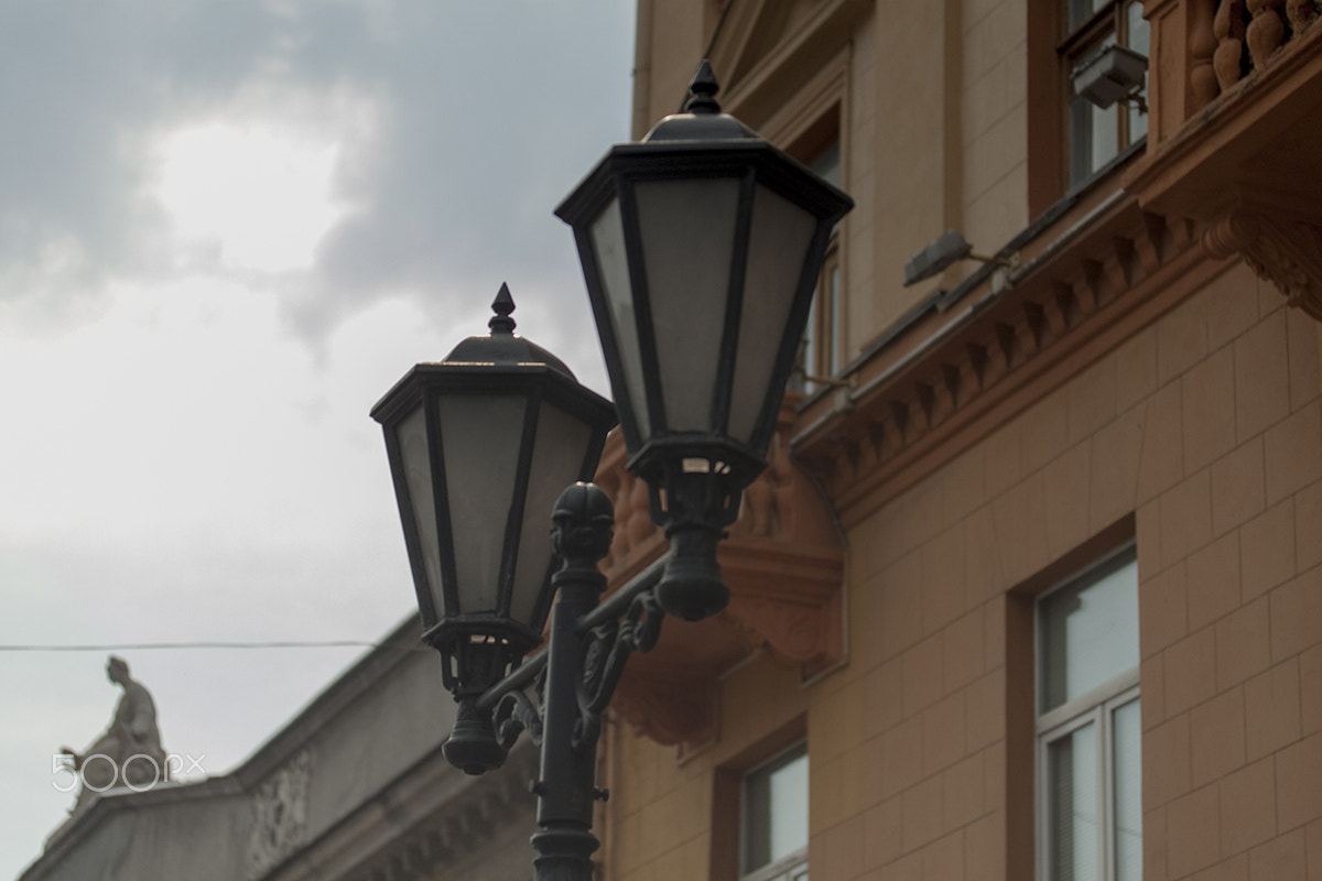 Canon EF-S 60mm F2.8 Macro USM sample photo. Lamp photography