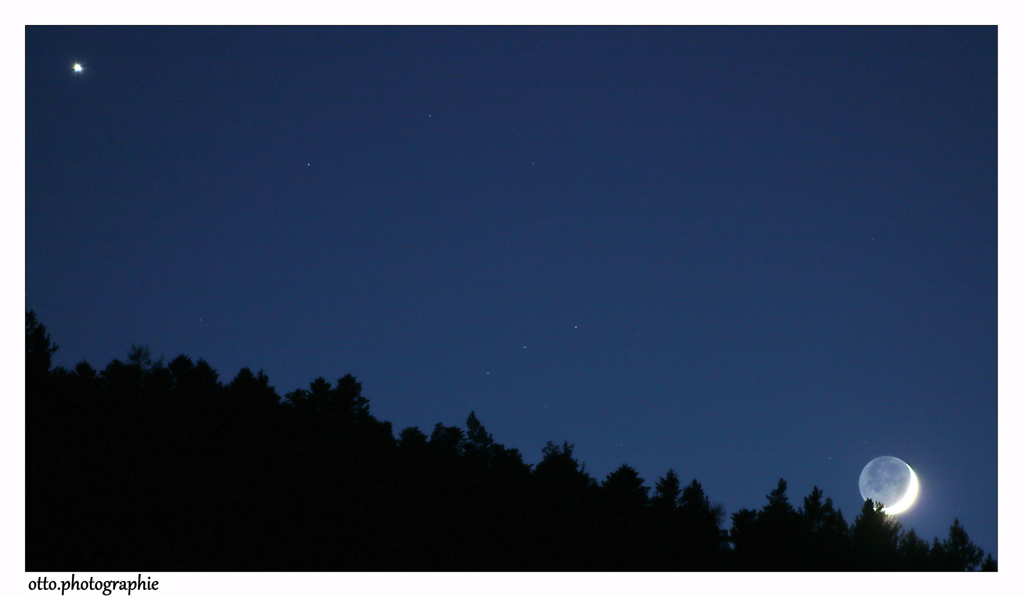 Canon EOS 750D (EOS Rebel T6i / EOS Kiss X8i) + EF75-300mm f/4-5.6 sample photo. Mond und venus photography