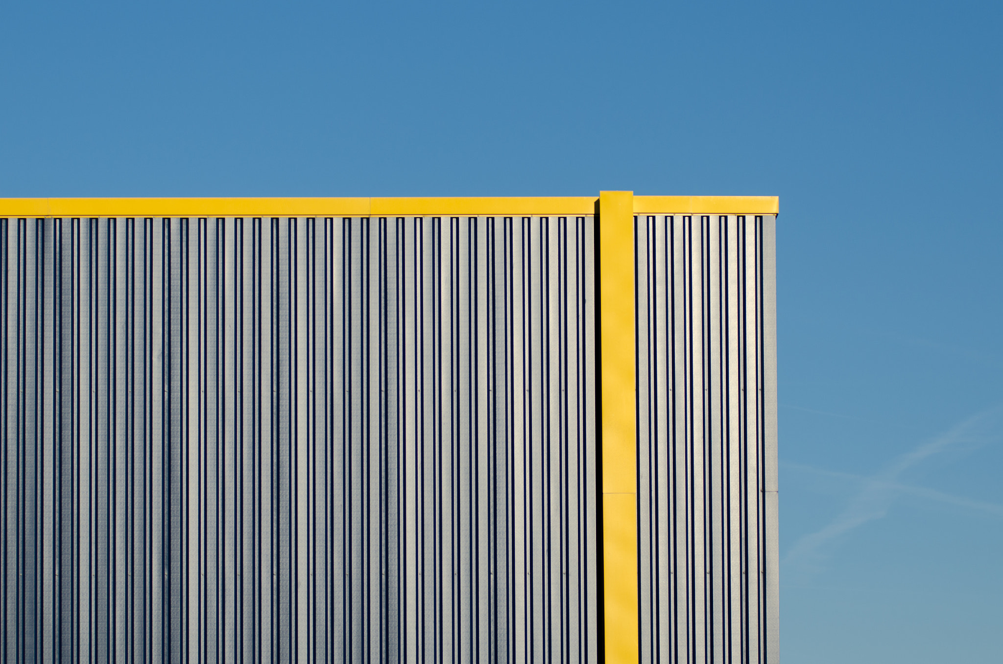 Nikon AF-Nikkor 80-200mm F2.8D ED sample photo. Yellow line photography
