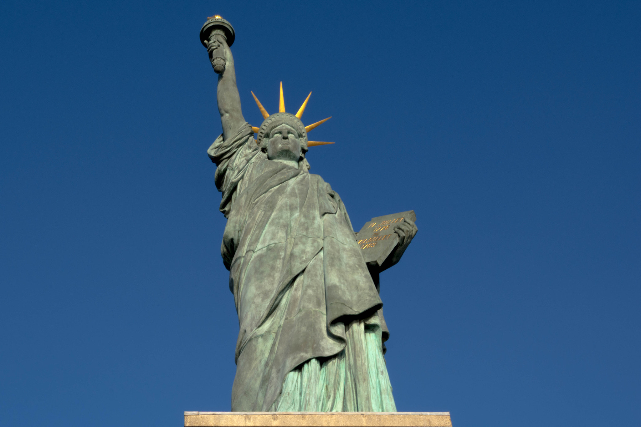 Sigma 28-300mm F3.5-6.3 DG Macro sample photo. Statue de la liberté photography