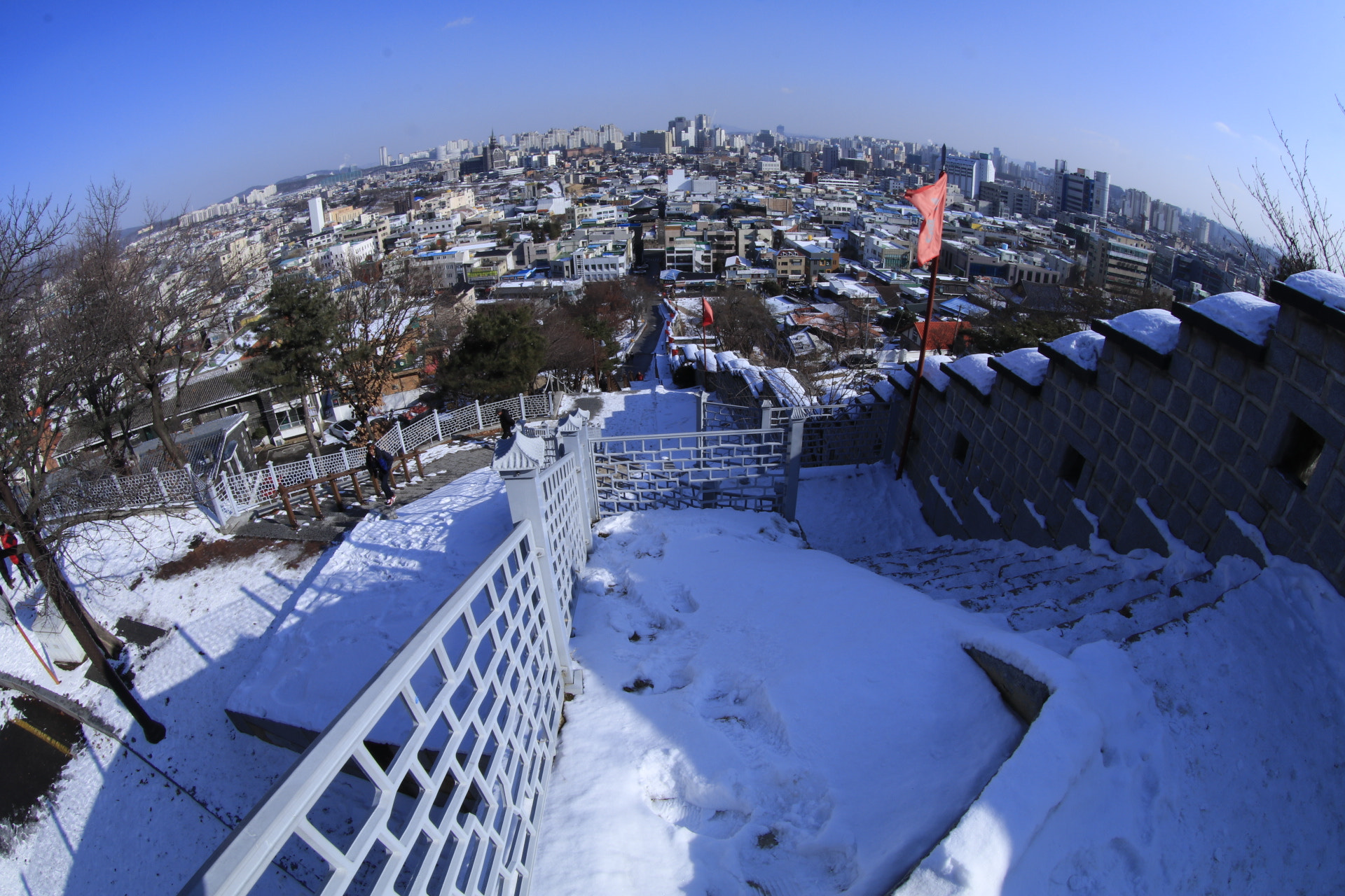 Canon EOS 80D + Canon EF 8-15mm F4L Fisheye USM sample photo. Suwon, south korea photography