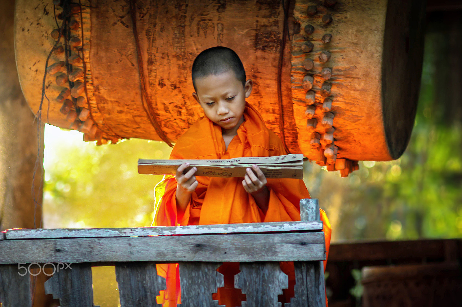 Sigma 85mm F1.4 EX DG HSM sample photo. A little monk. photography