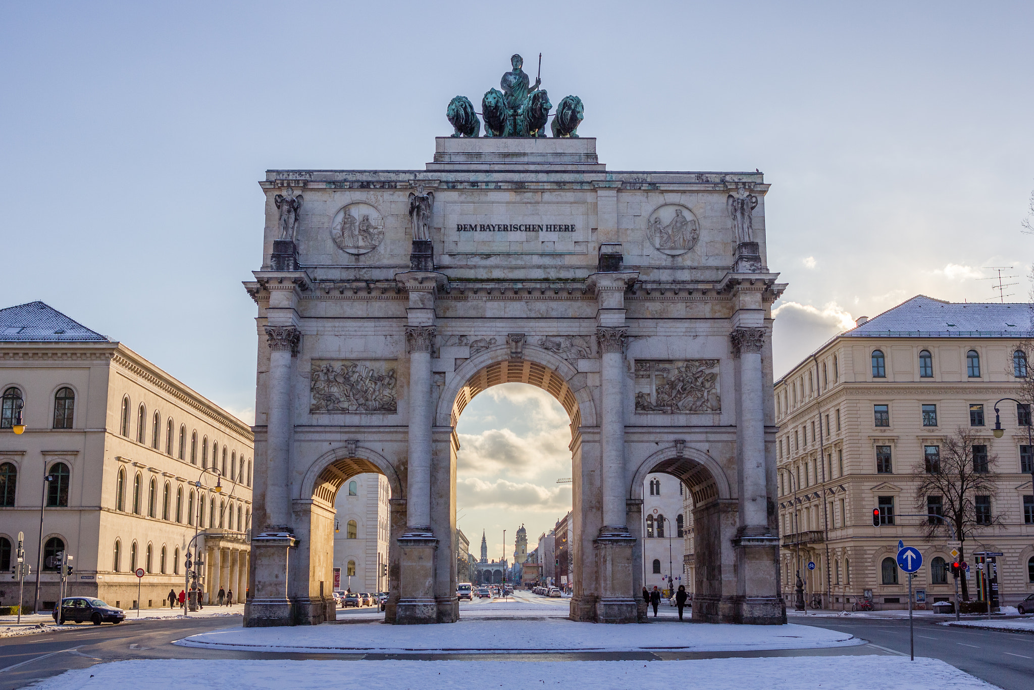 Canon EOS 550D (EOS Rebel T2i / EOS Kiss X4) sample photo. München siegestor photography