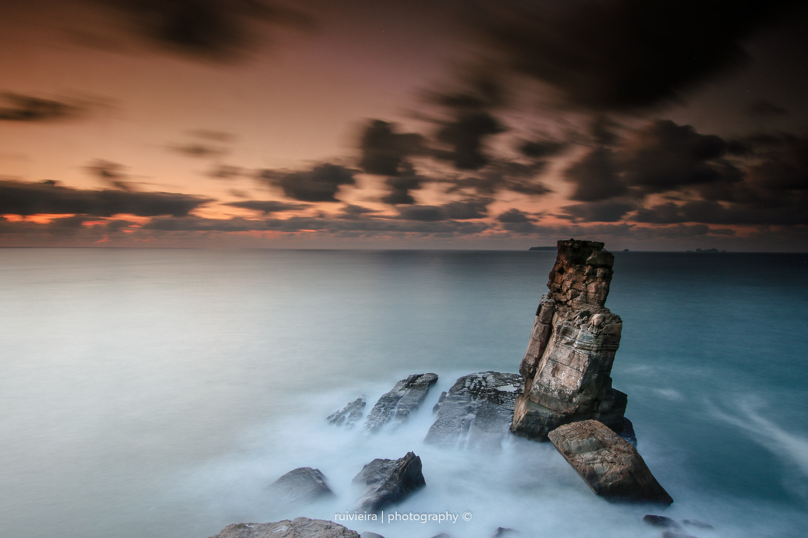 Sigma 10-20mm F3.5 EX DC HSM sample photo. A crow over clouds photography