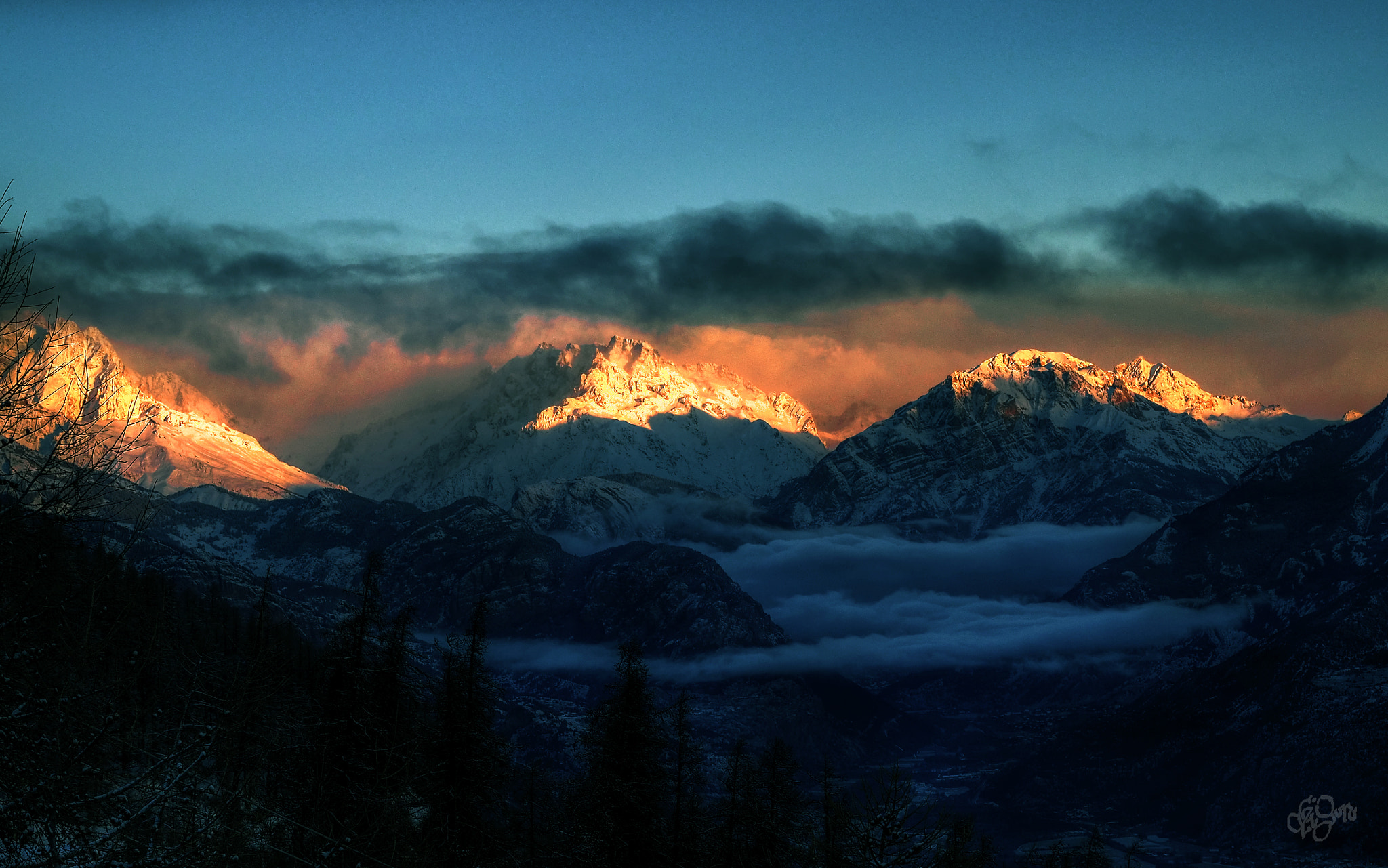 Olympus OM-D E-M1 + OLYMPUS 14-54mm Lens sample photo. A morning view on a châteauroux-les-alpes photography