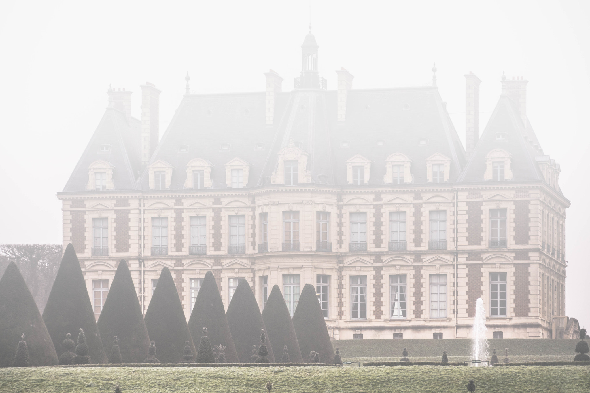 Sigma 28-300mm F3.5-6.3 DG Macro sample photo. Château de sceaux photography