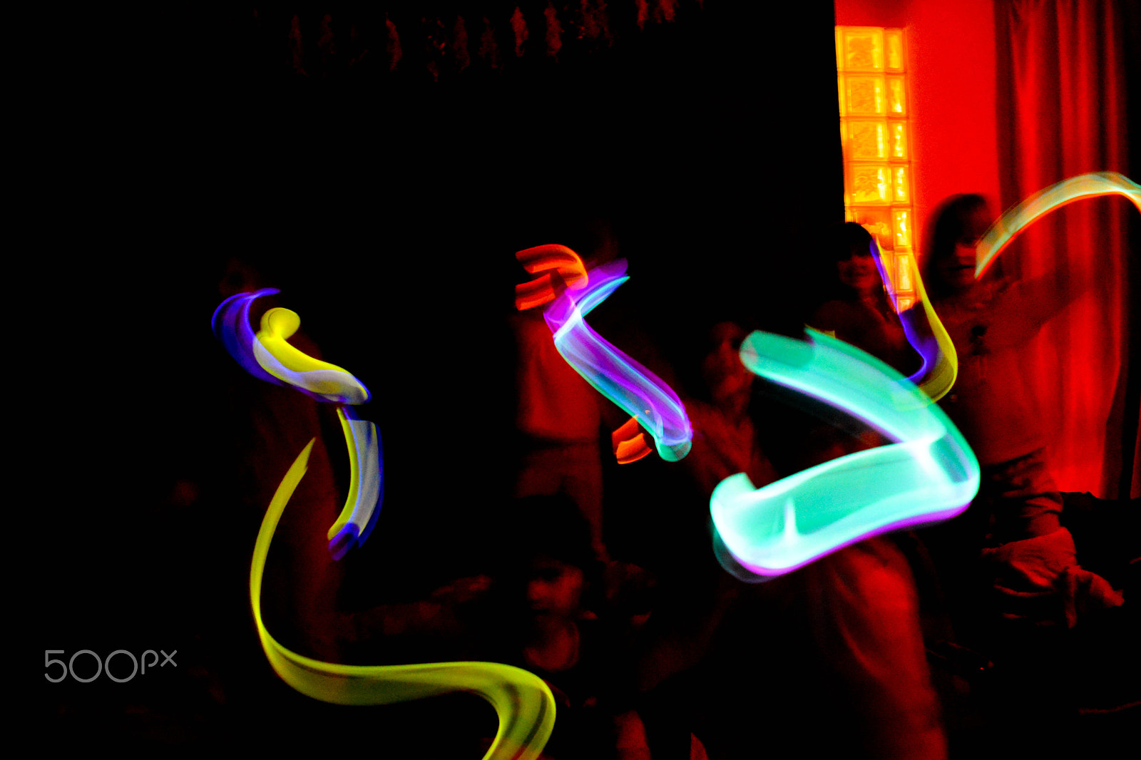Nikon AF-S Nikkor 18-35mm F3.5-4.5G ED sample photo. Kids do paint in light photography