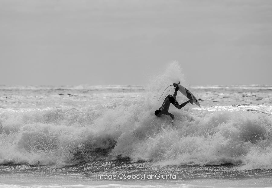 Nikon AF-S Nikkor 300mm F2.8G ED VR II sample photo. Surf's up photography