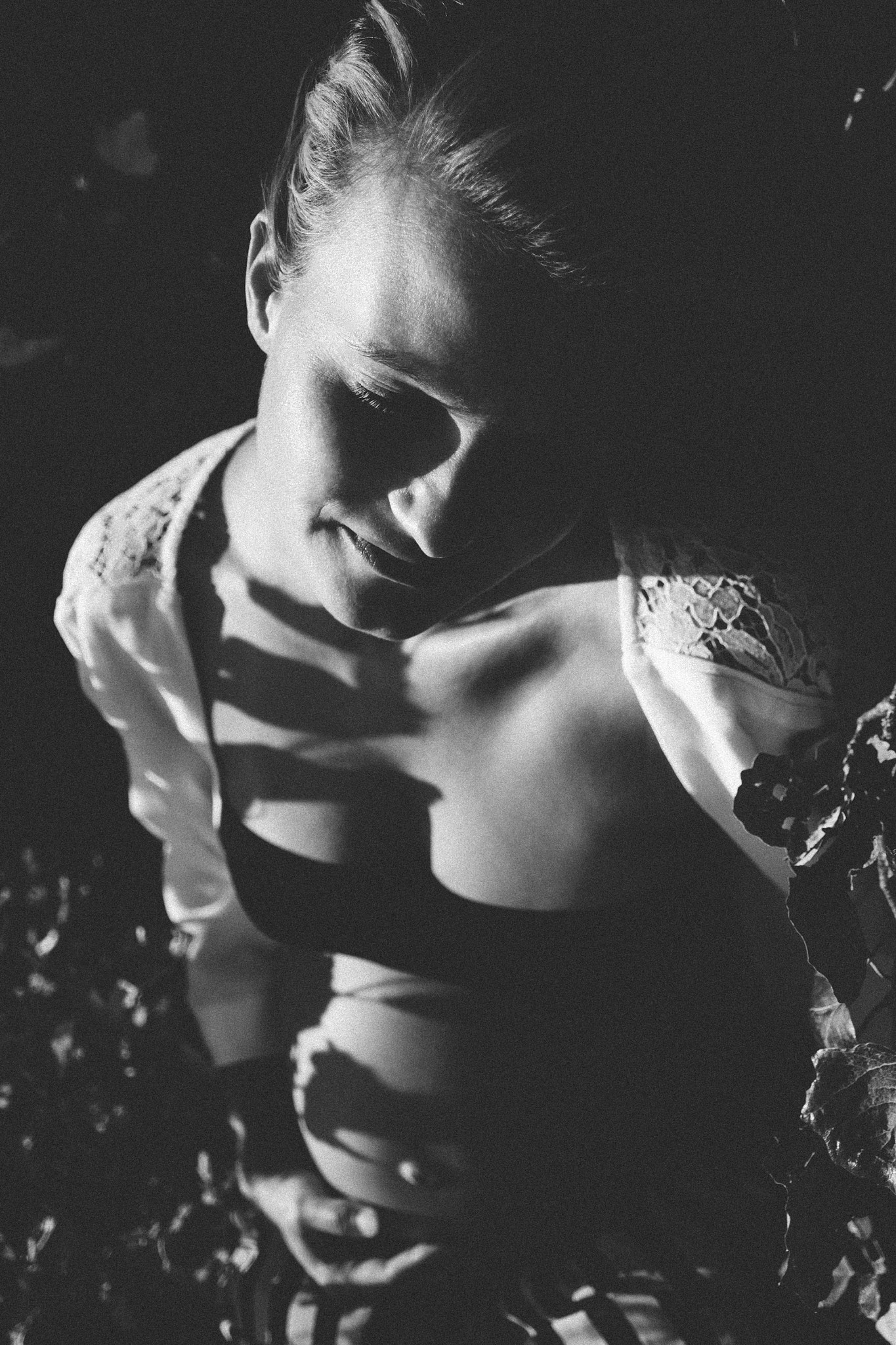 Canon EOS 50D sample photo. Shadows of pregnancy photography