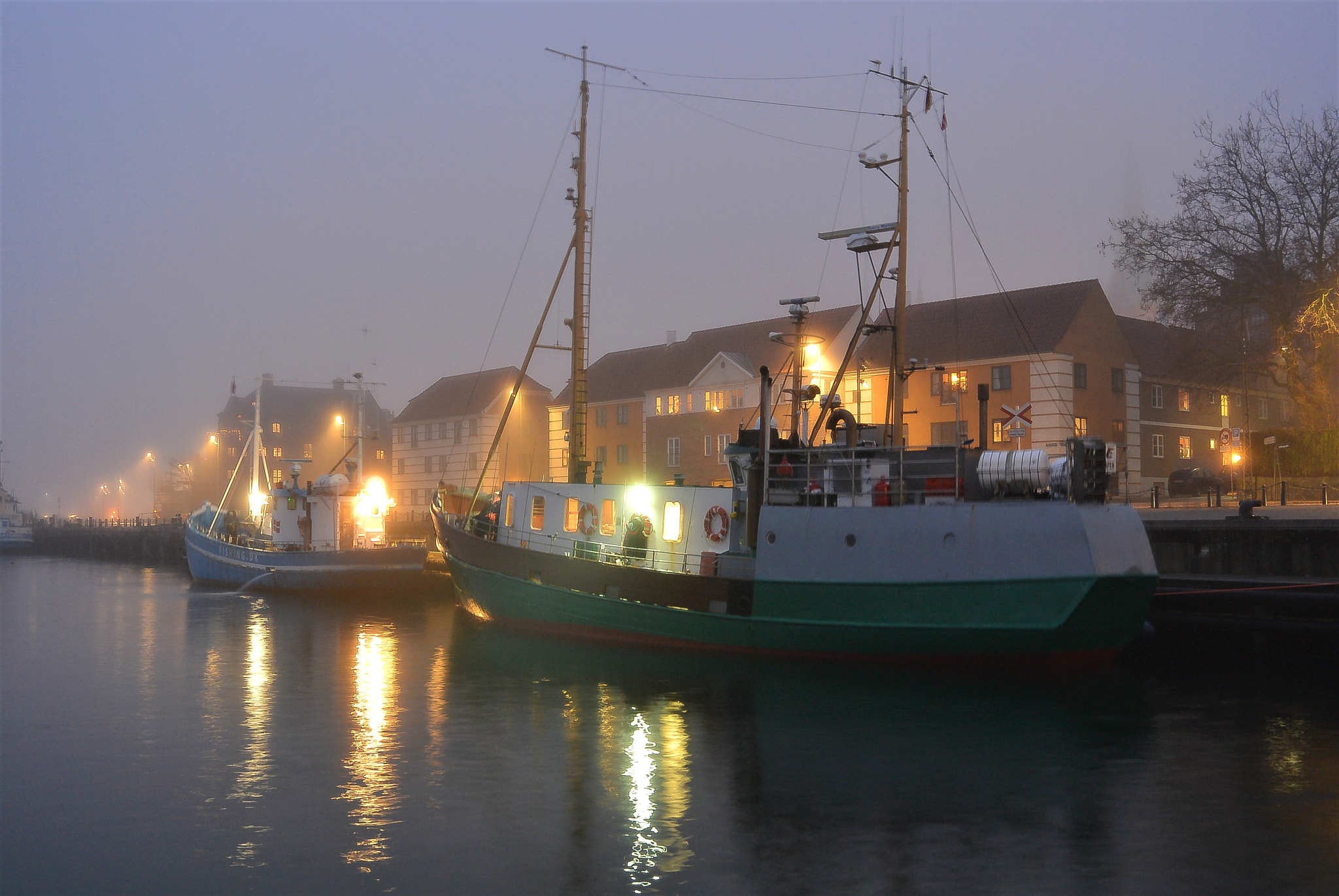 Nikon 1 Nikkor 11-27.5mm F3.5-5.6 sample photo. The fishing boats... photography