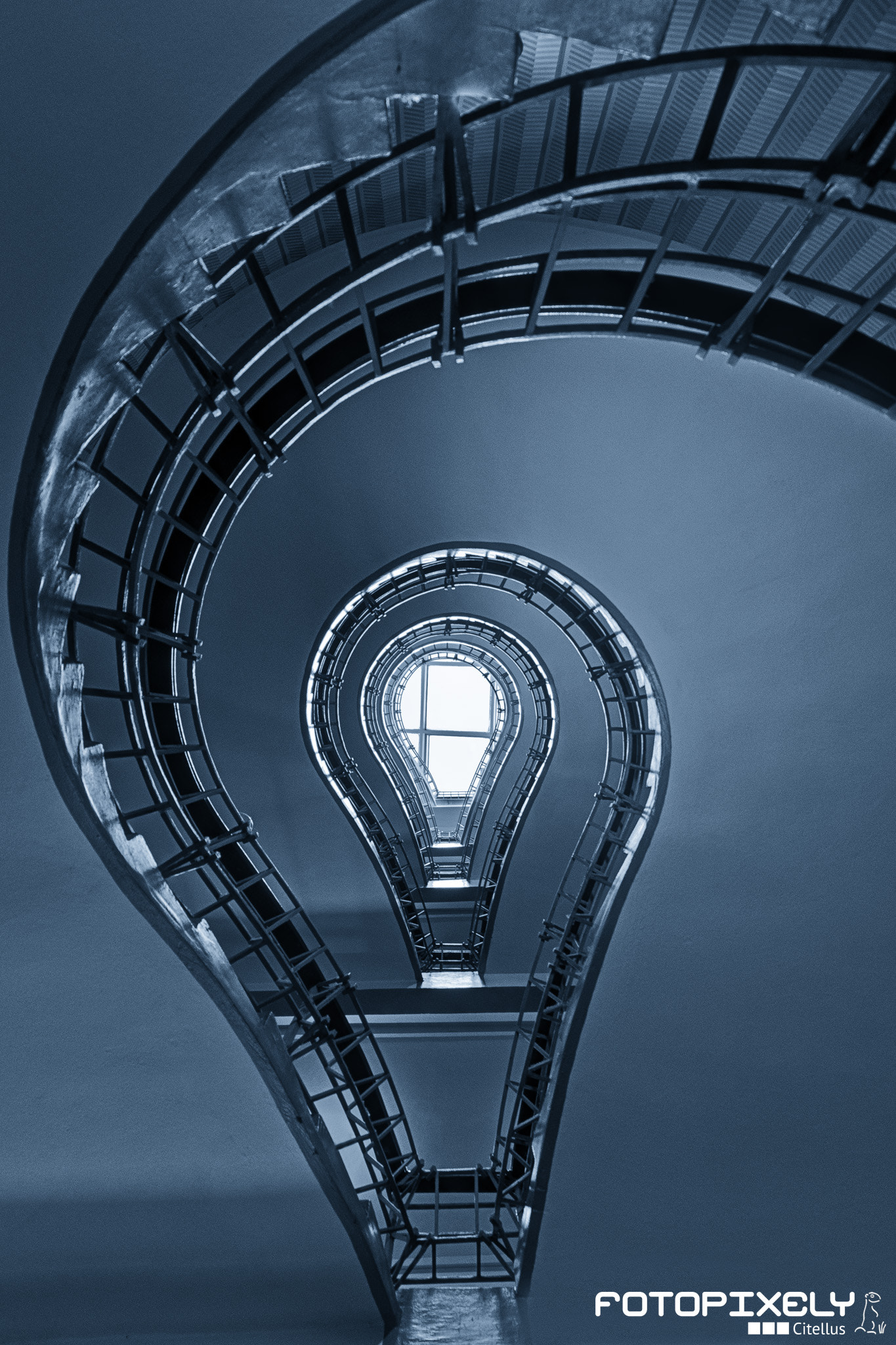 Sigma 24-70mm F2.8 EX DG HSM sample photo. Schodiště / staircase photography