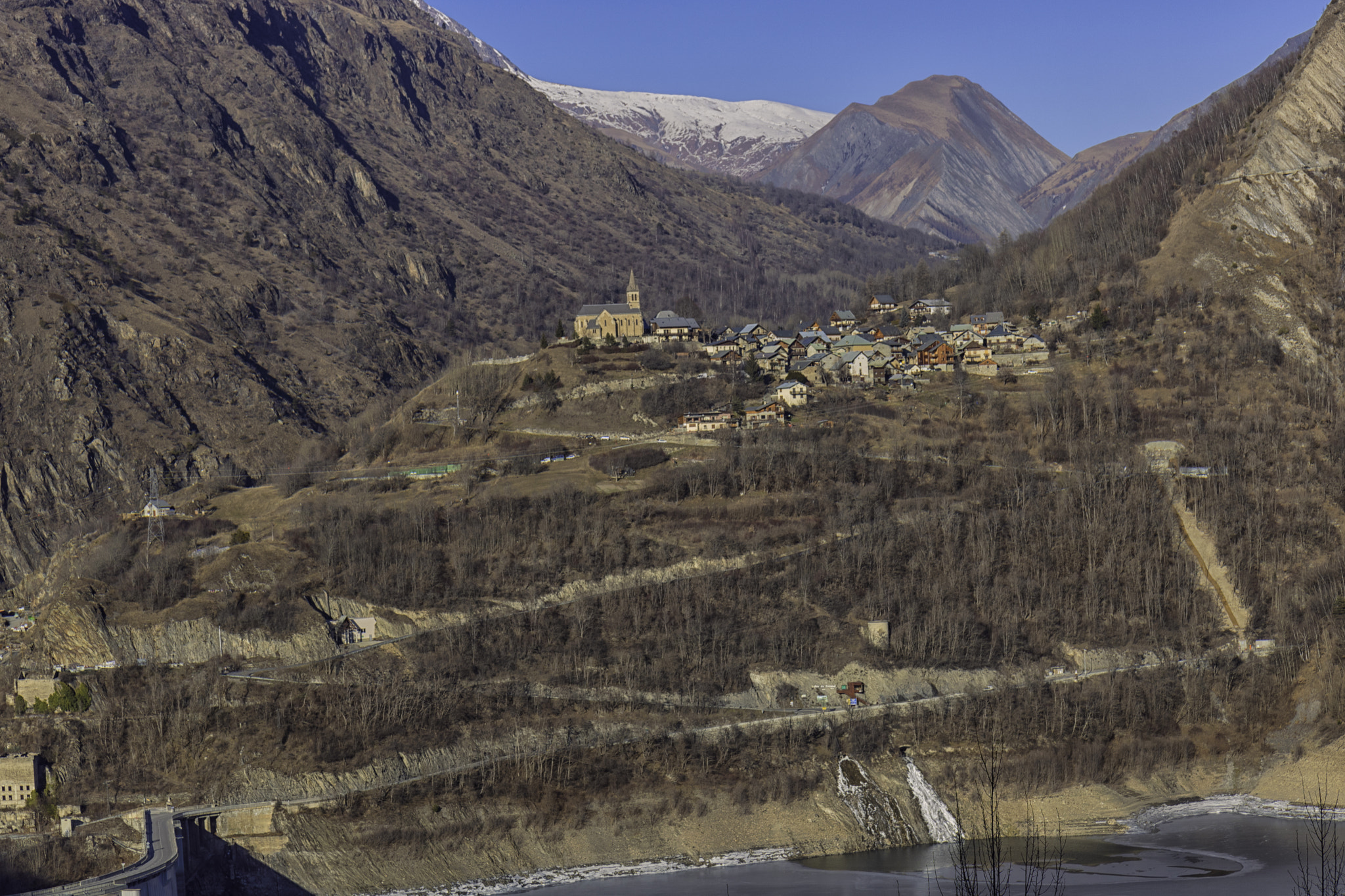 Canon EOS 750D (EOS Rebel T6i / EOS Kiss X8i) sample photo. Small alps village photography