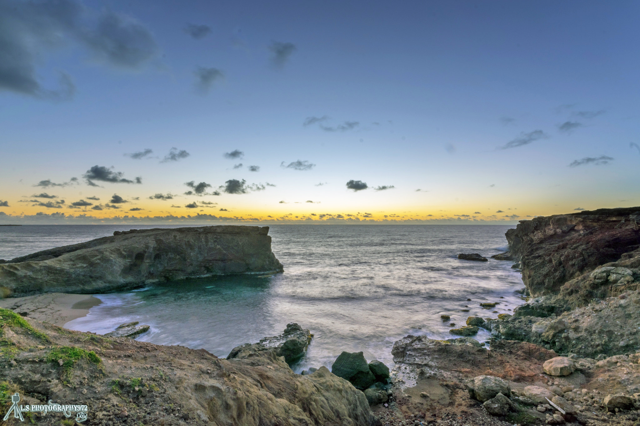 Sigma 10-20mm F4-5.6 EX DC HSM sample photo. Heure bleu photography