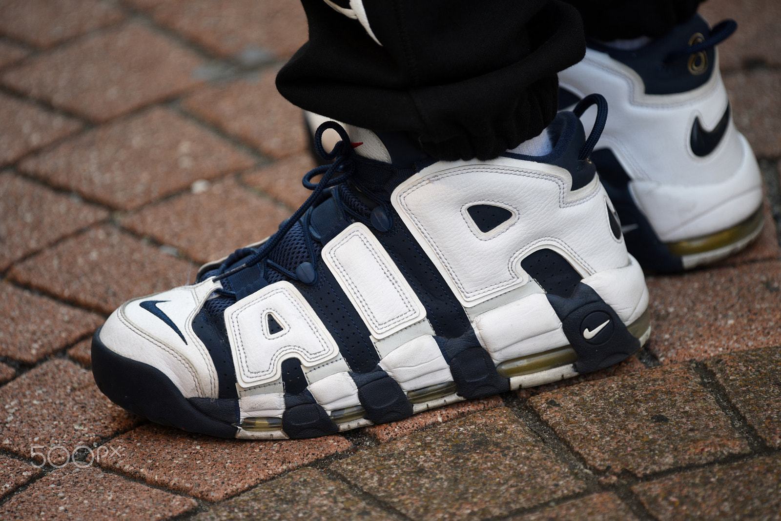 Nikon Nikkor AF-S 300mm F4E PF ED VR sample photo. Nike air more uptempo photography