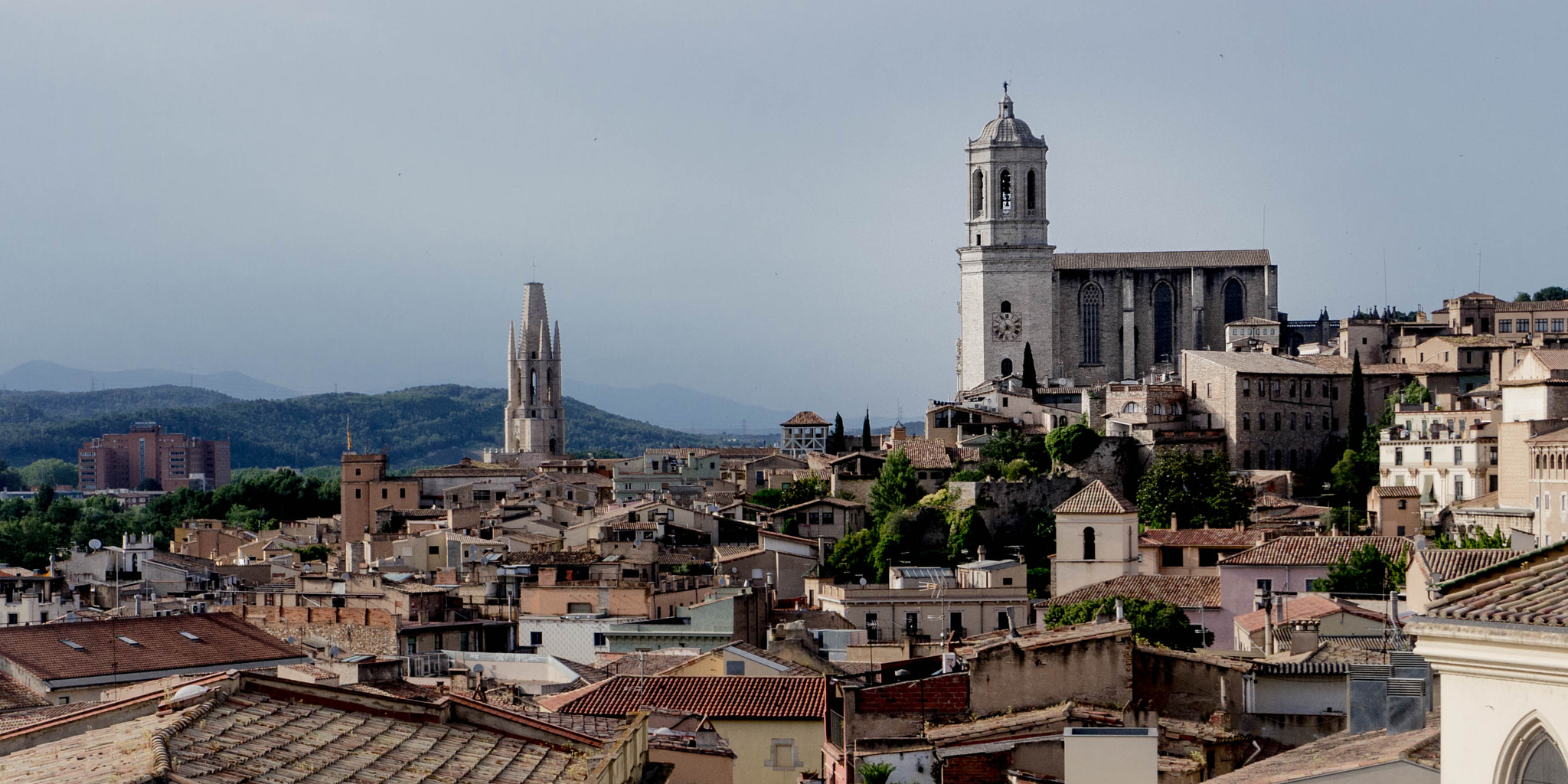 Panasonic Lumix DMC-GH2 sample photo. Girona skyline photography