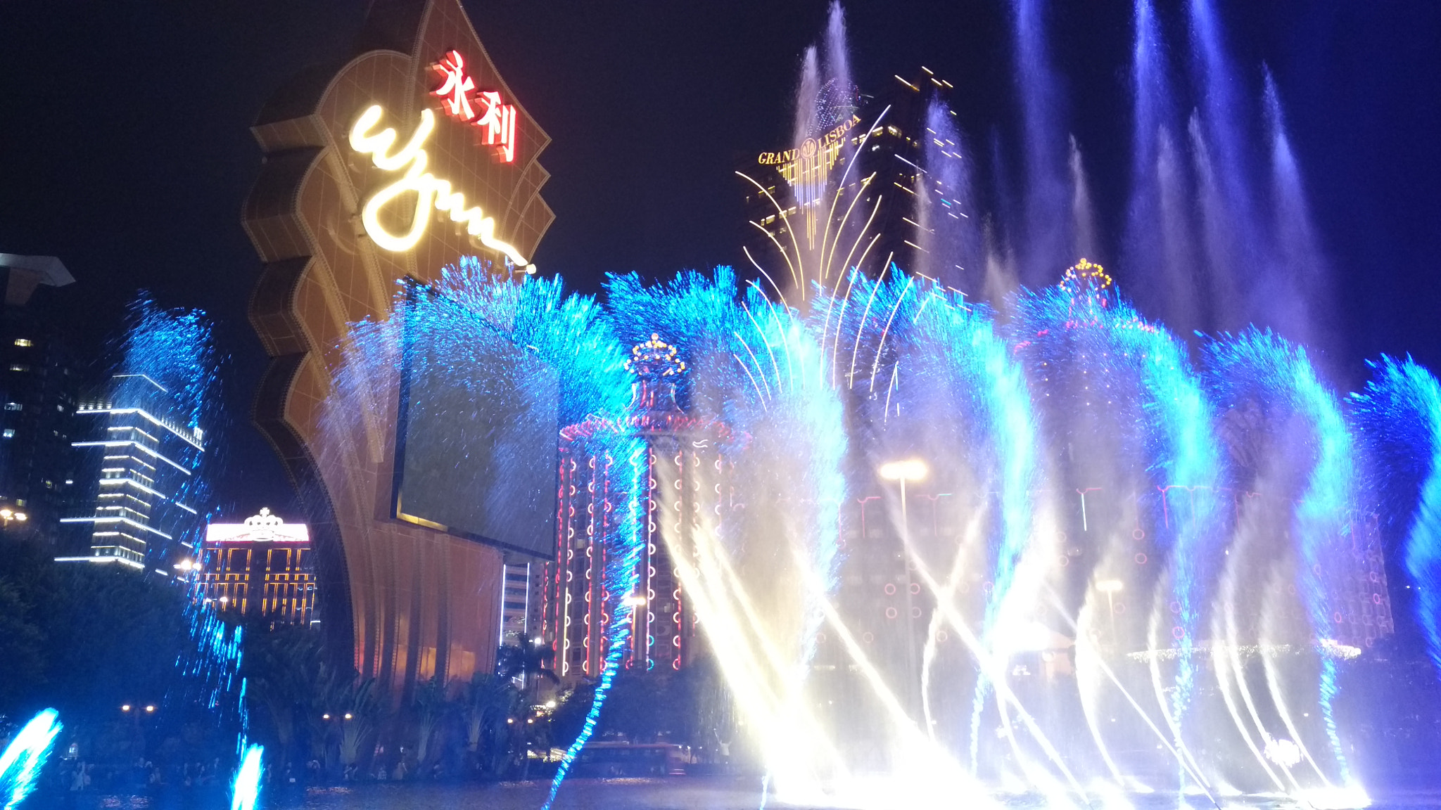 Xiaomi MI NOTE Pro sample photo. Happy new year,2017 photography