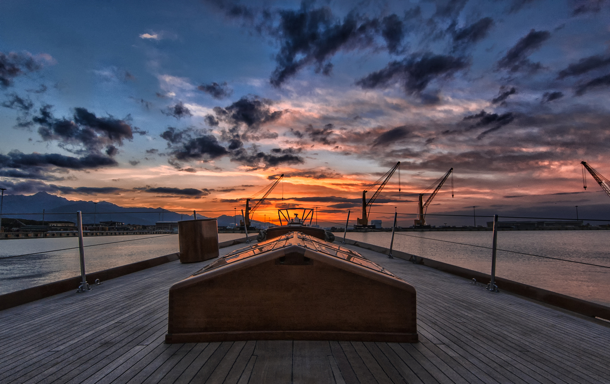 Nikon D50 + Sigma 10-20mm F3.5 EX DC HSM sample photo. 25/5000 sunrise boat photography