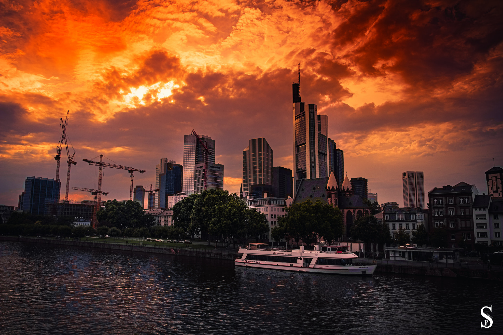 Canon EOS 60D + Sigma 17-70mm F2.8-4 DC Macro OS HSM sample photo. Frankfurt skyline photography