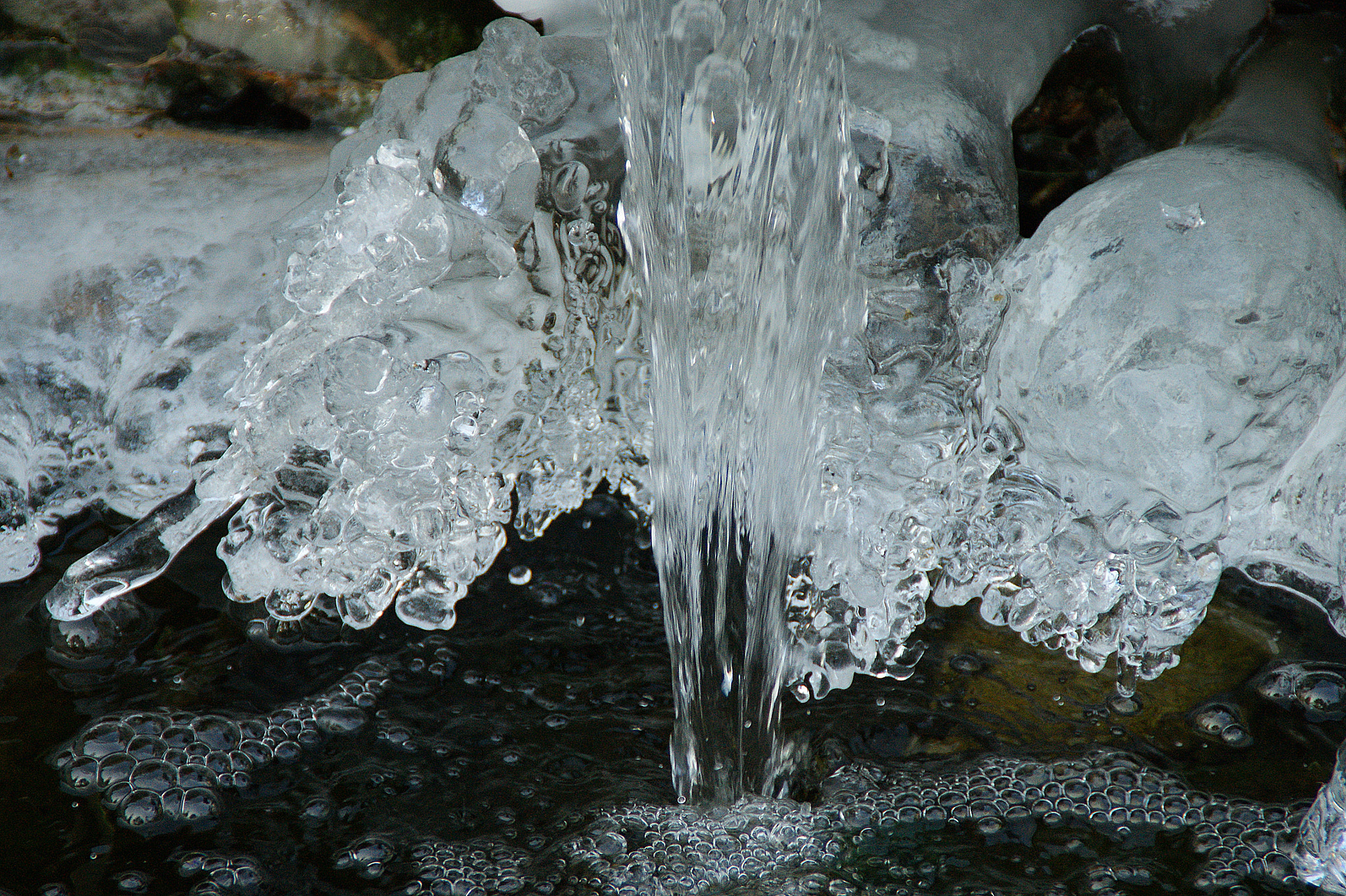 Sony Alpha DSLR-A290 sample photo. Ice on my gardenpond photography