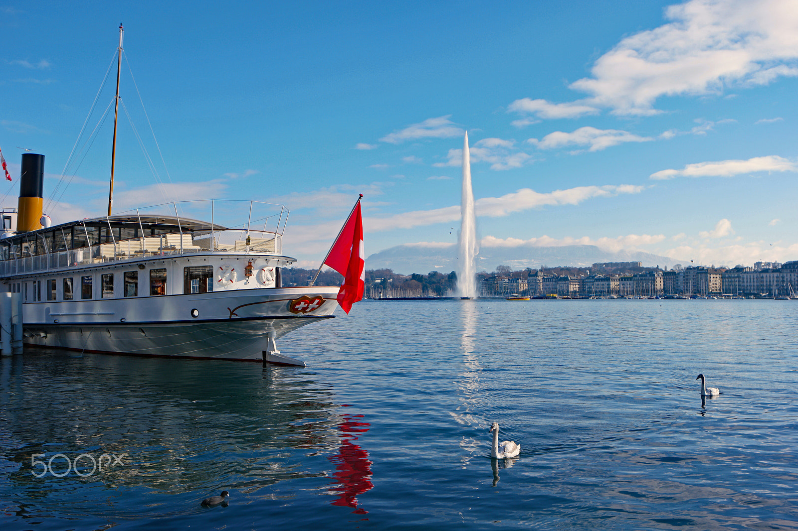 Samsung NX500 + Samsung NX 16-50mm F3.5-5.6 Power Zoom ED OIS sample photo. Lake geneva photography