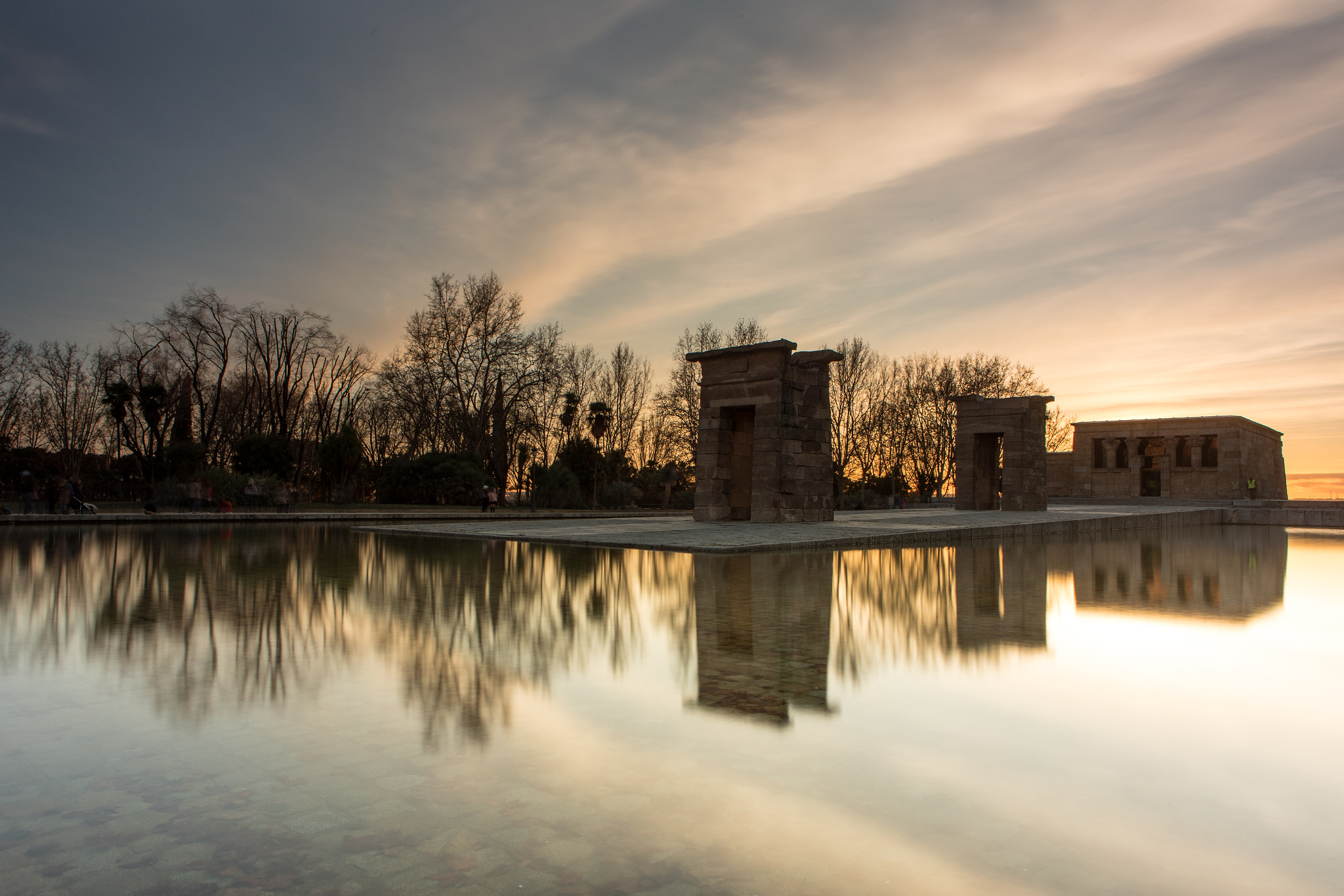 Canon EF 24-70mm F2.8L USM sample photo. Winter sunset in templo de debod photography
