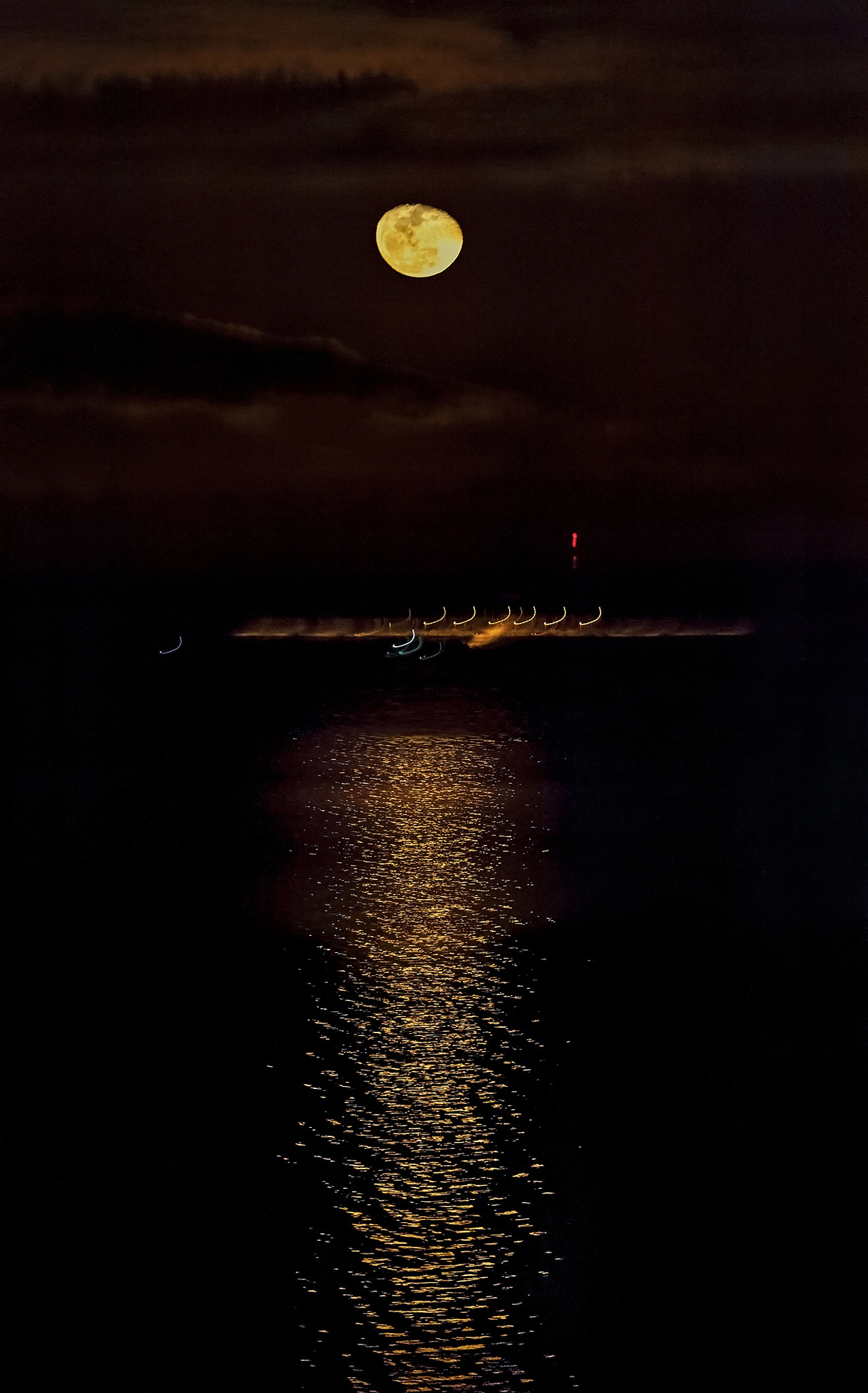 Nikon D700 + Nikon AF-S Nikkor 300mm F4D ED-IF sample photo. Moon night on kineret photography
