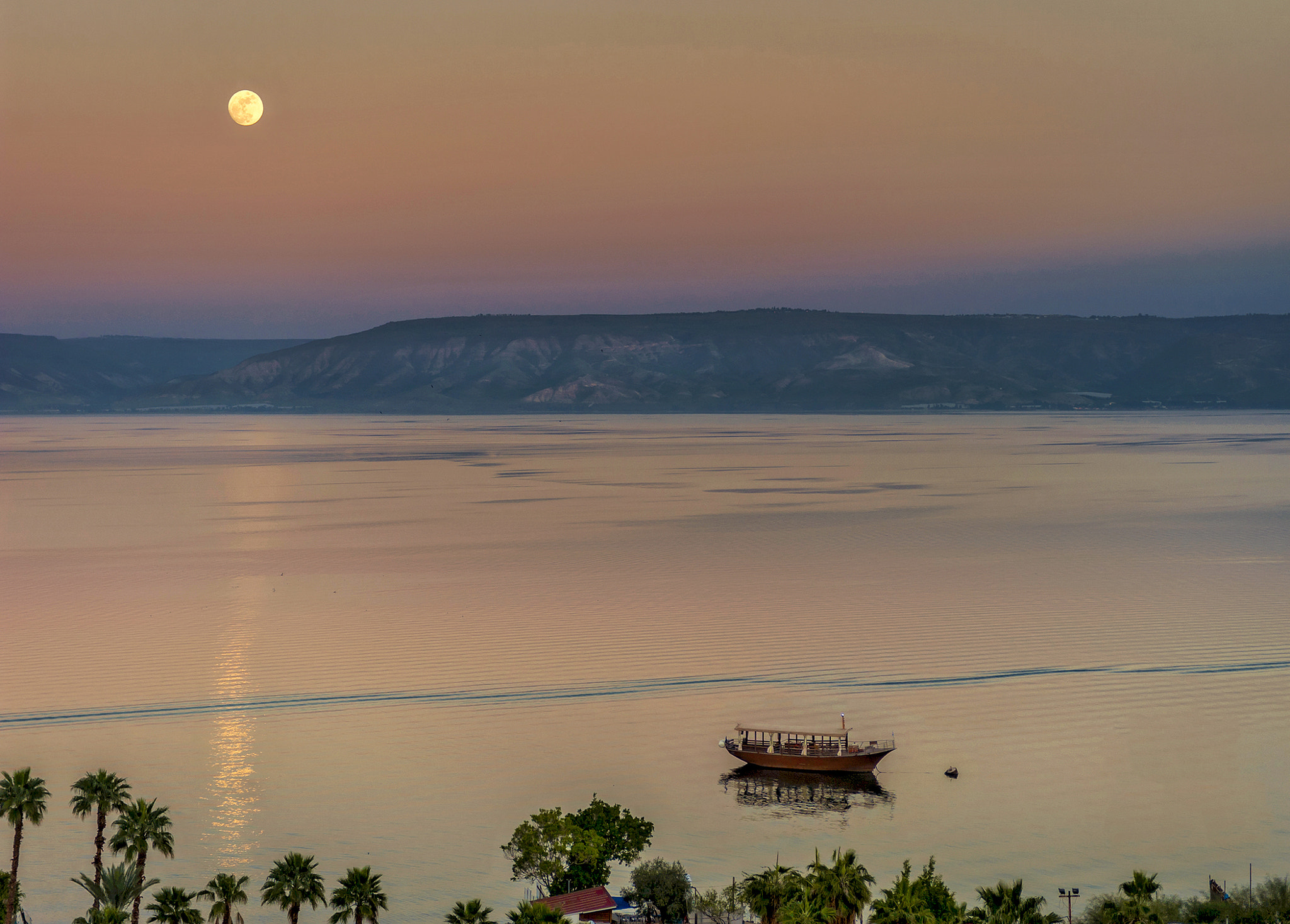 Nikon AF-S Nikkor 28-70mm F2.8 ED-IF sample photo. Full moon on a kineret photography
