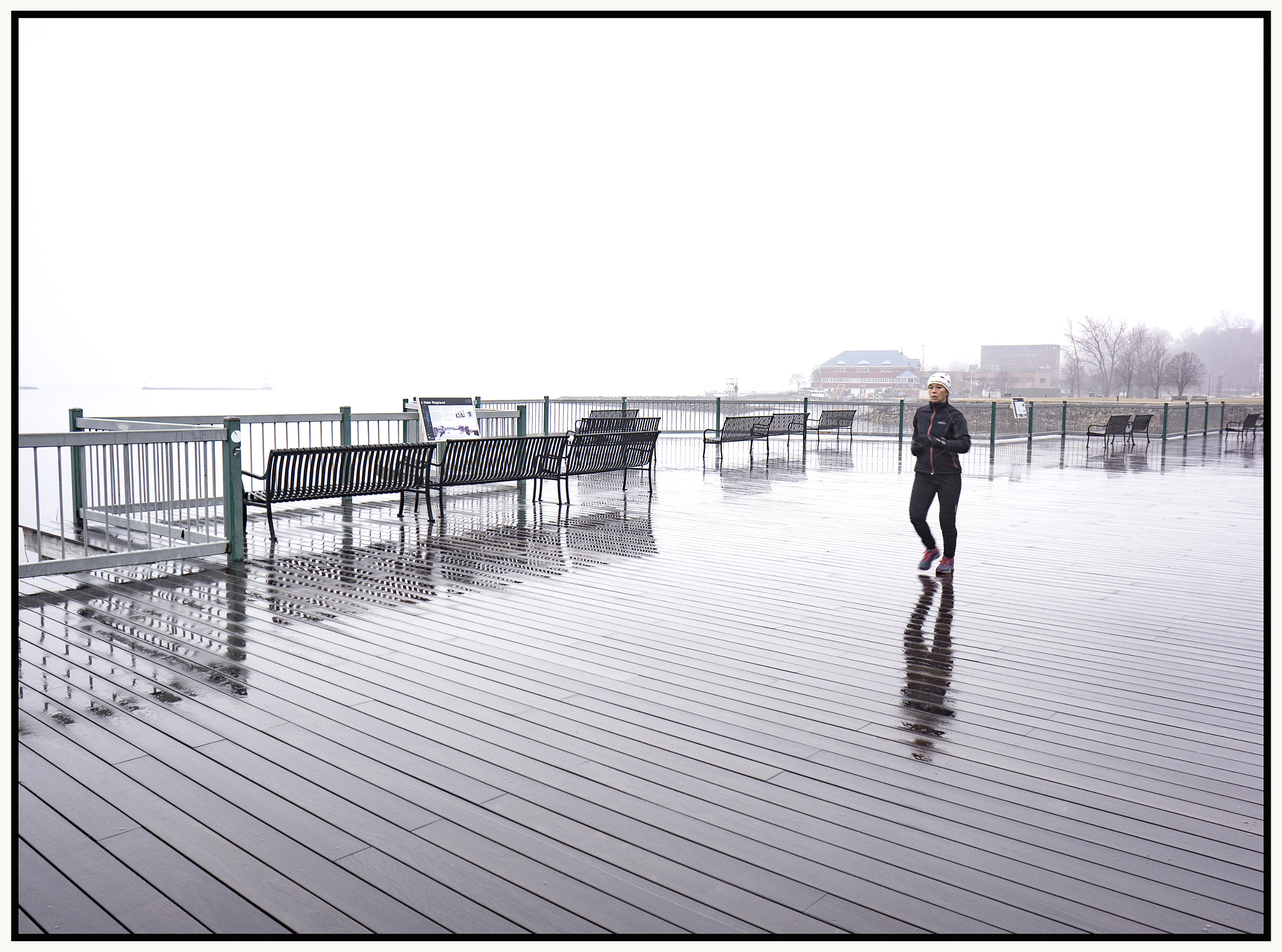 Sony Alpha NEX-7 + Sony E 16mm F2.8 sample photo. Morning run photography
