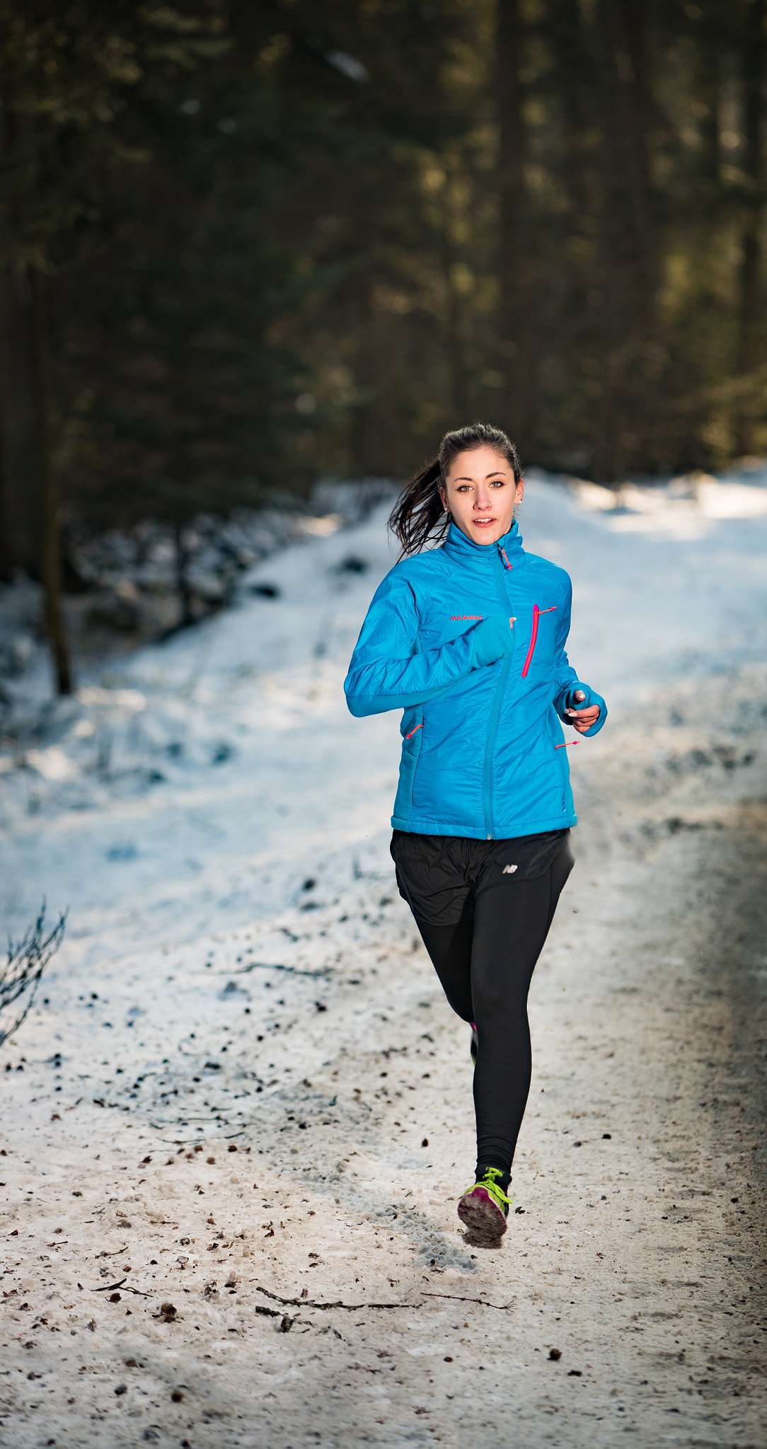 Canon EF 70-200mm F2.8L IS USM sample photo. Run an snow photography