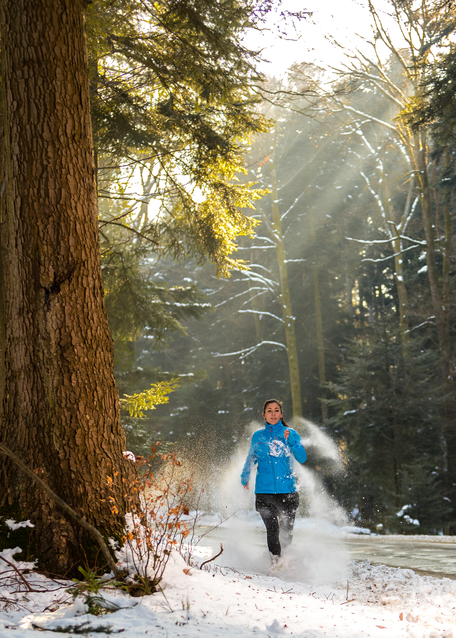Canon EF 70-200mm F2.8L IS USM sample photo. Run an snow photography