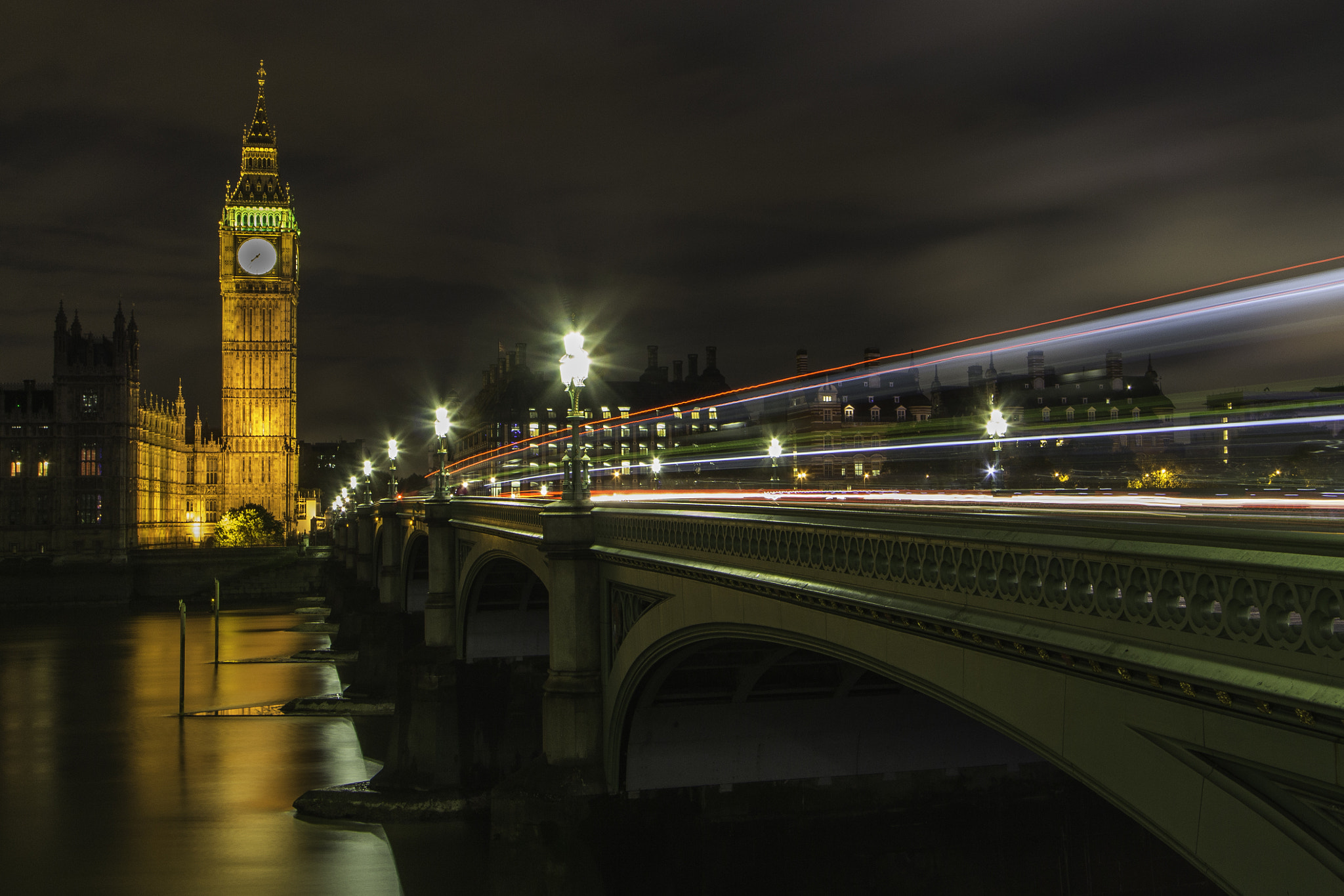Canon EF-S 10-22mm F3.5-4.5 USM sample photo. Fast bus - westminster bridge, london photography