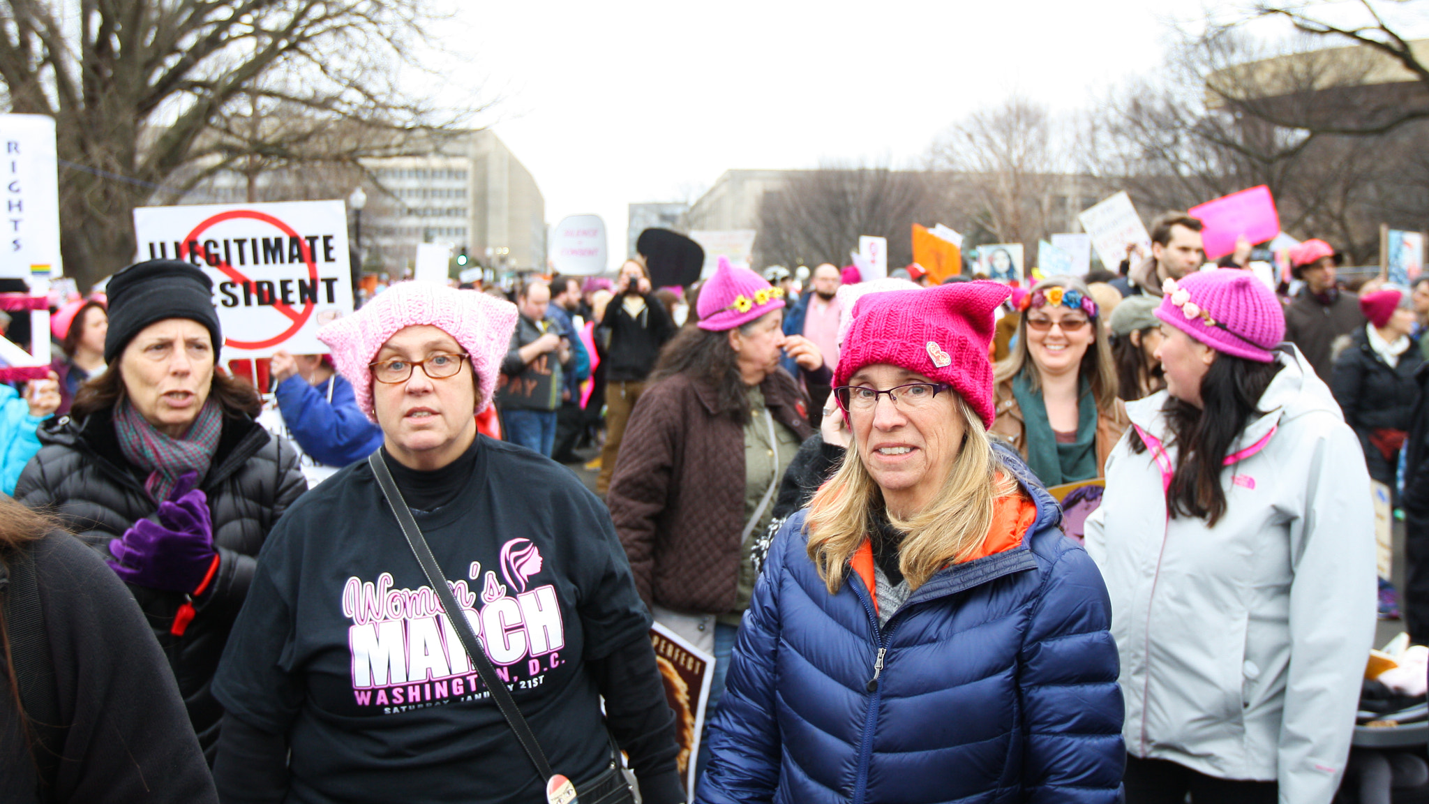 Canon EOS 1000D (EOS Digital Rebel XS / EOS Kiss F) sample photo. Women's march ed photography