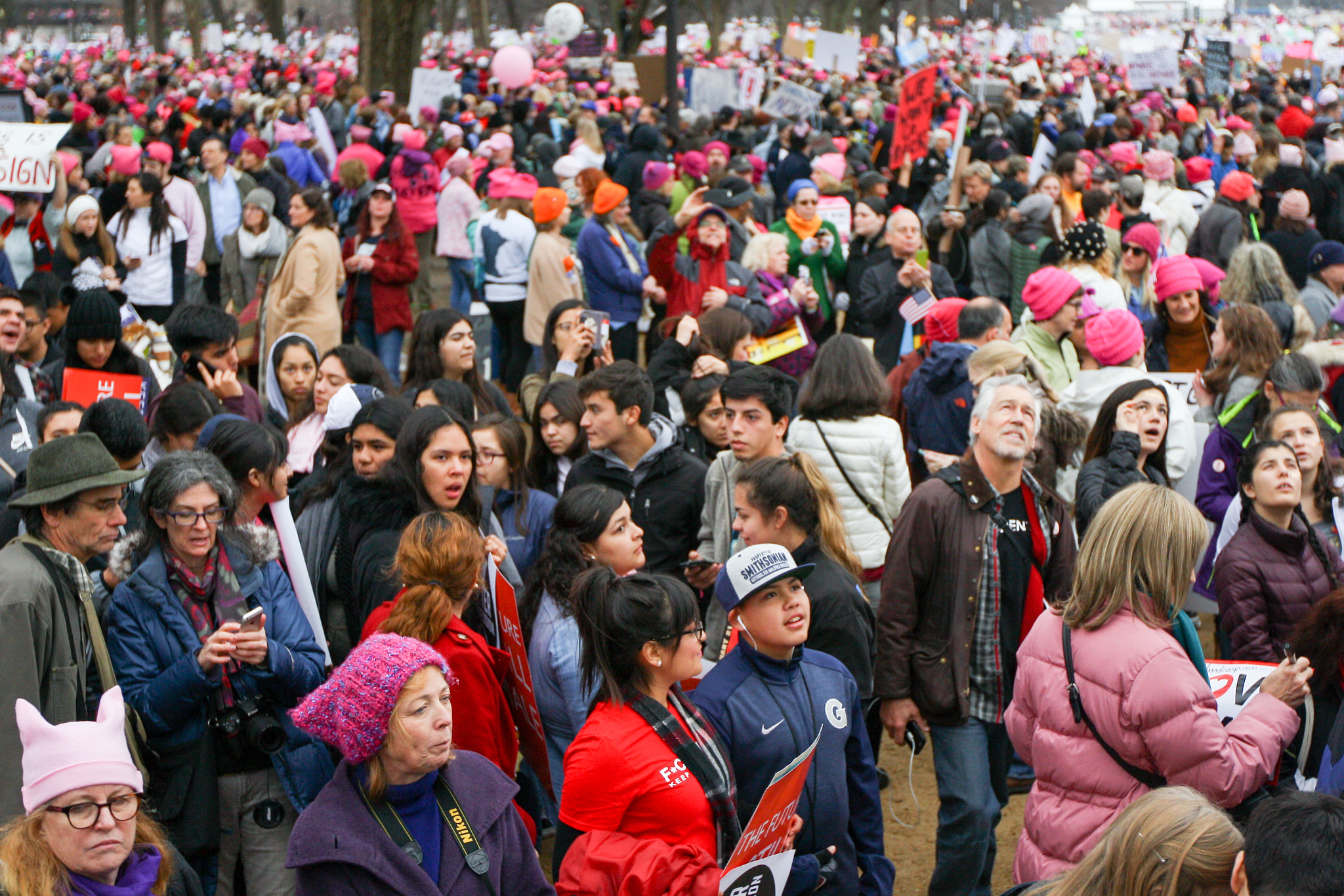 Canon EOS 1000D (EOS Digital Rebel XS / EOS Kiss F) sample photo. Women's march ed photography
