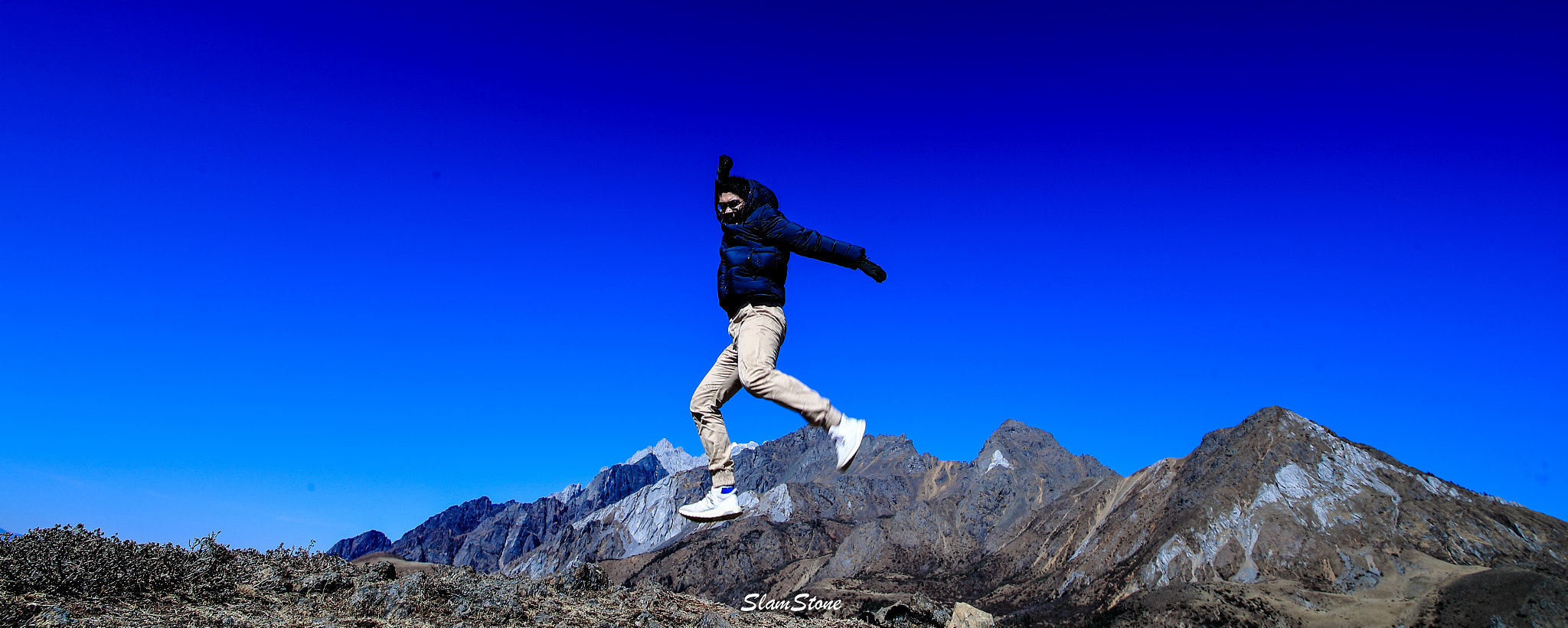 Canon EF 300mm f/2.8L sample photo. Fly over the mountain. photography
