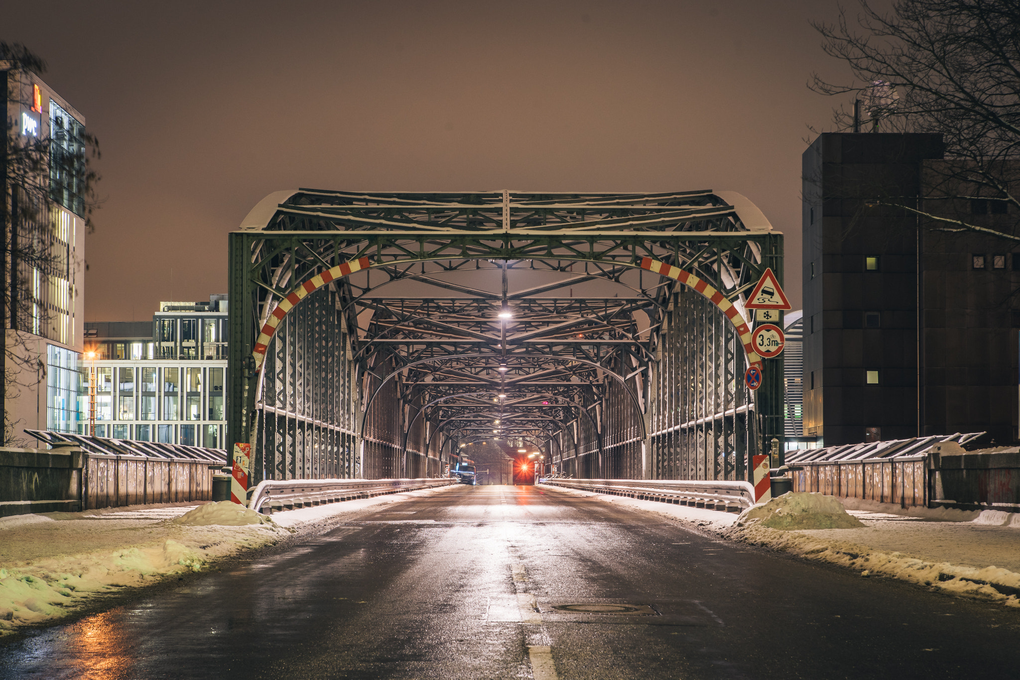 Sony a7 II + Tamron SP 24-70mm F2.8 Di VC USD sample photo. Munich, hackerbrücke photography