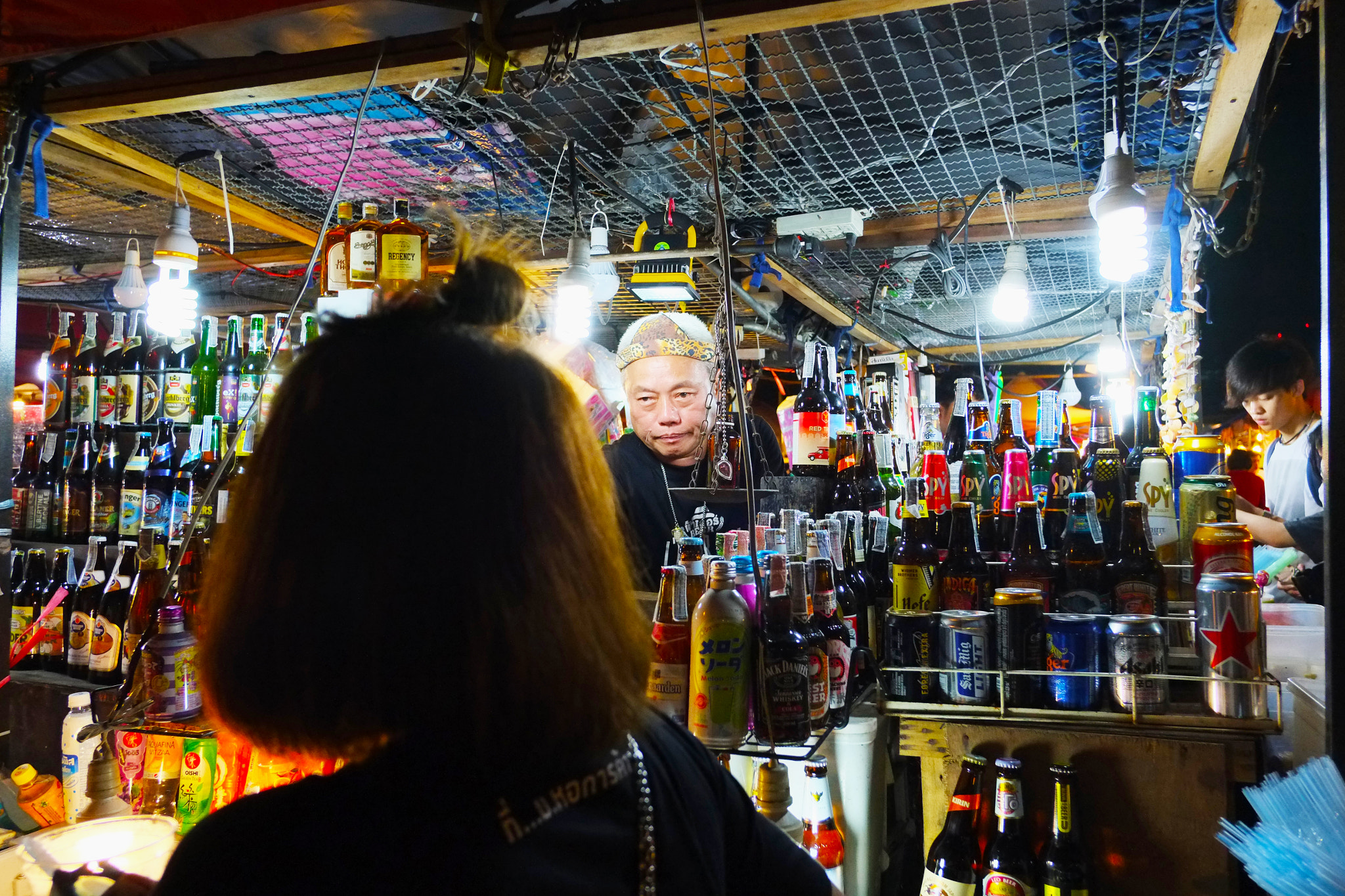 Fujifilm X-E1 + Fujifilm XF 18mm F2 R sample photo. Drink stall photography