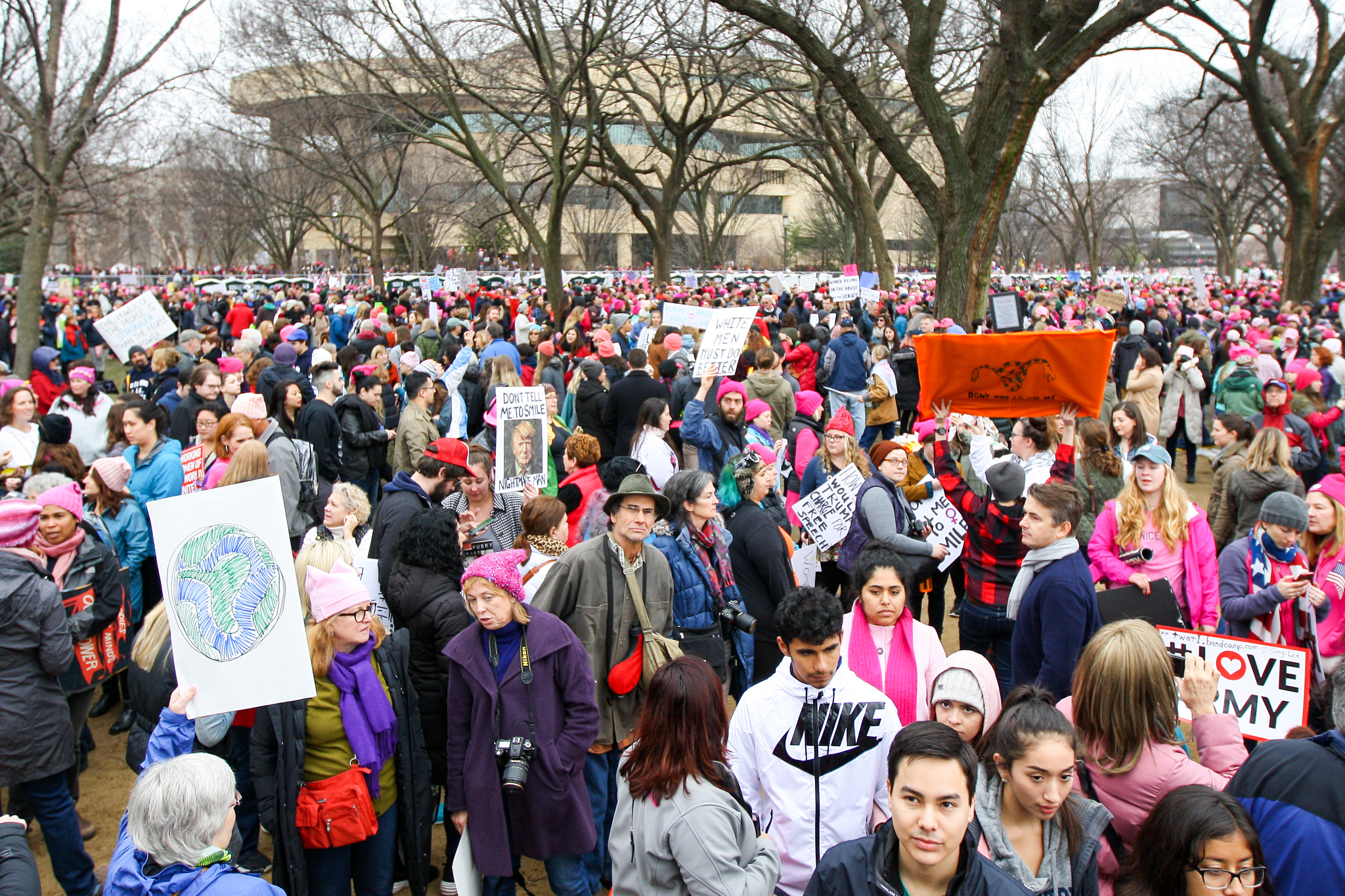 Canon EOS 1000D (EOS Digital Rebel XS / EOS Kiss F) sample photo. Women's march ed photography
