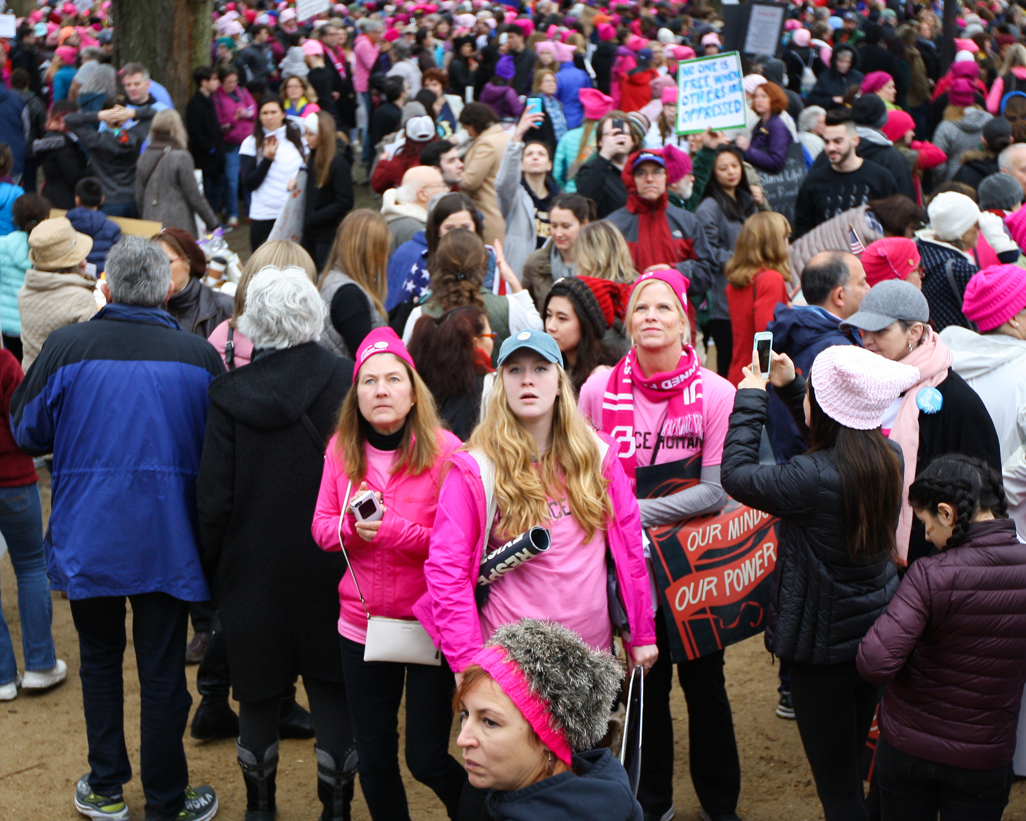 Canon EOS 1000D (EOS Digital Rebel XS / EOS Kiss F) sample photo. Women's march ed photography
