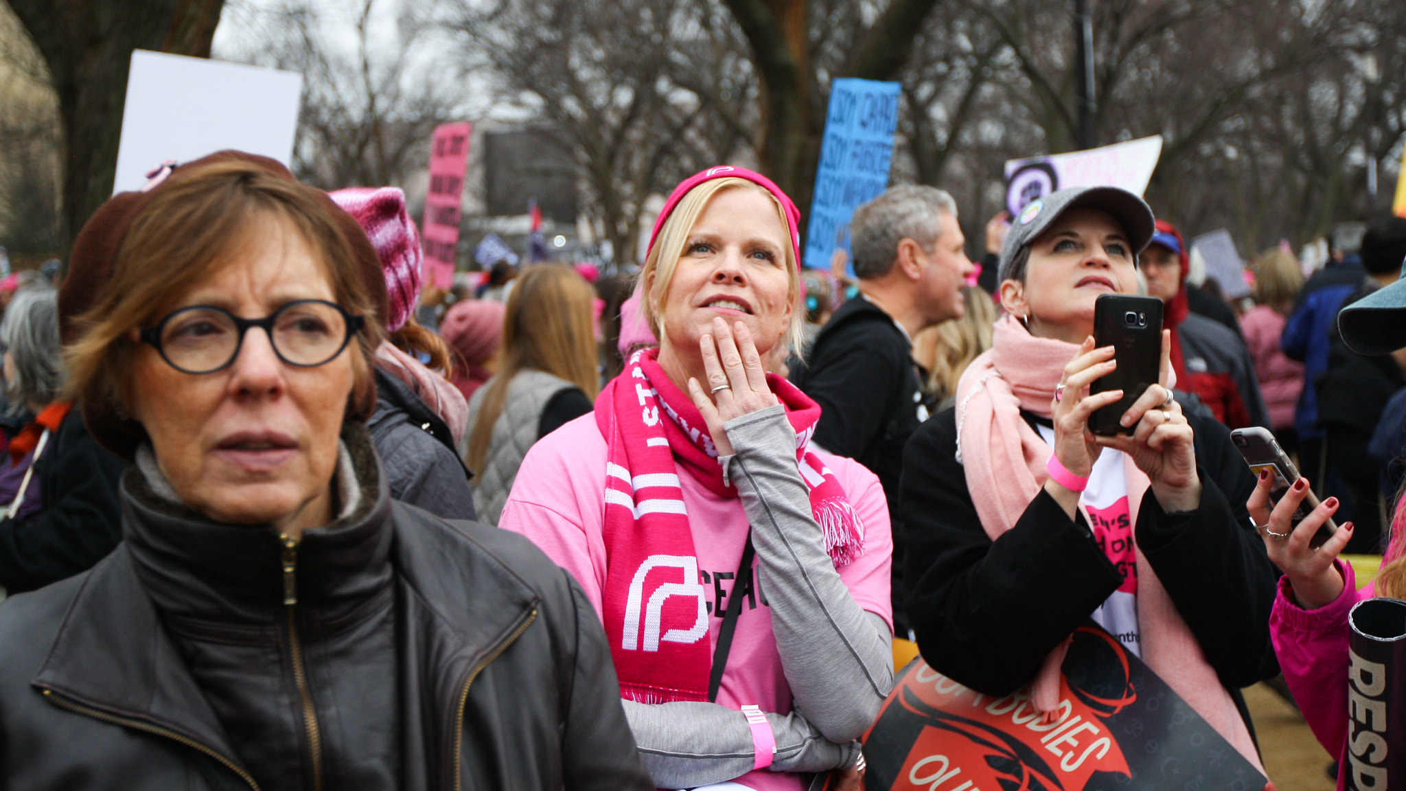 Canon EOS 1000D (EOS Digital Rebel XS / EOS Kiss F) sample photo. Women's march ed photography