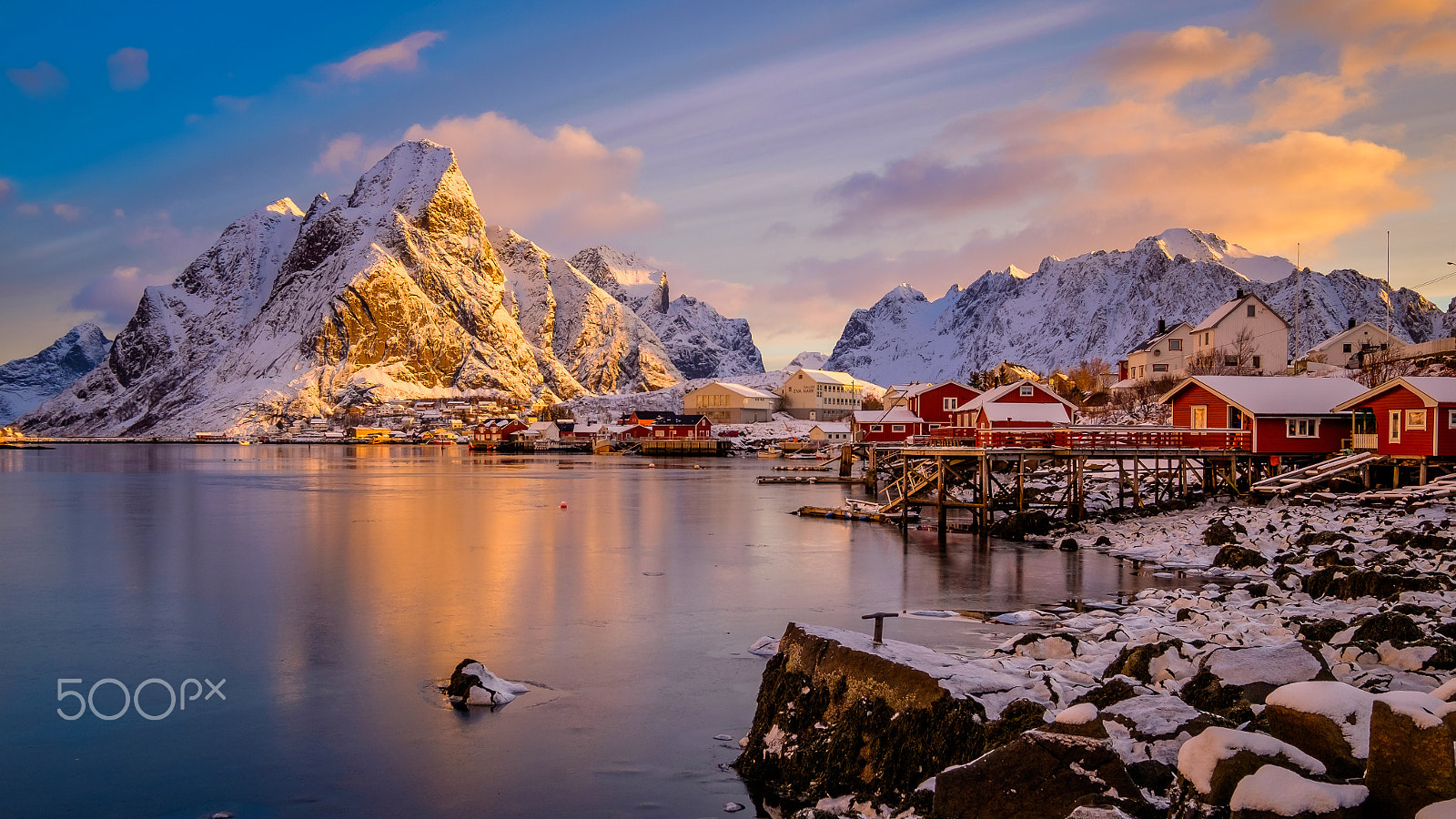 Fujifilm X-T10 + Fujifilm XF 10-24mm F4 R OIS sample photo. Early morning at reine photography